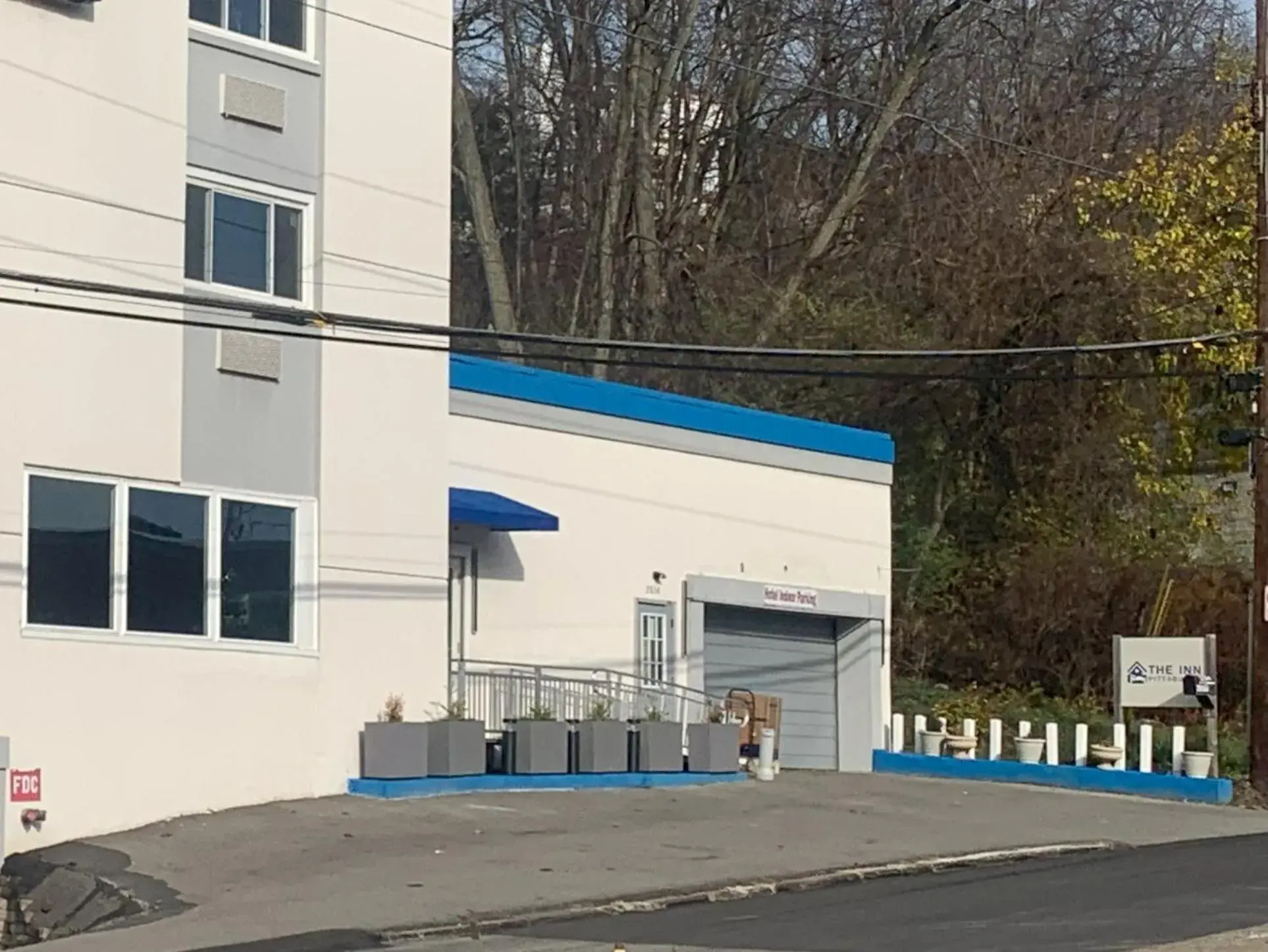 Facade/entrance in THE INN-Pittsburgh Facade/entrance in THE INN-Pittsburgh