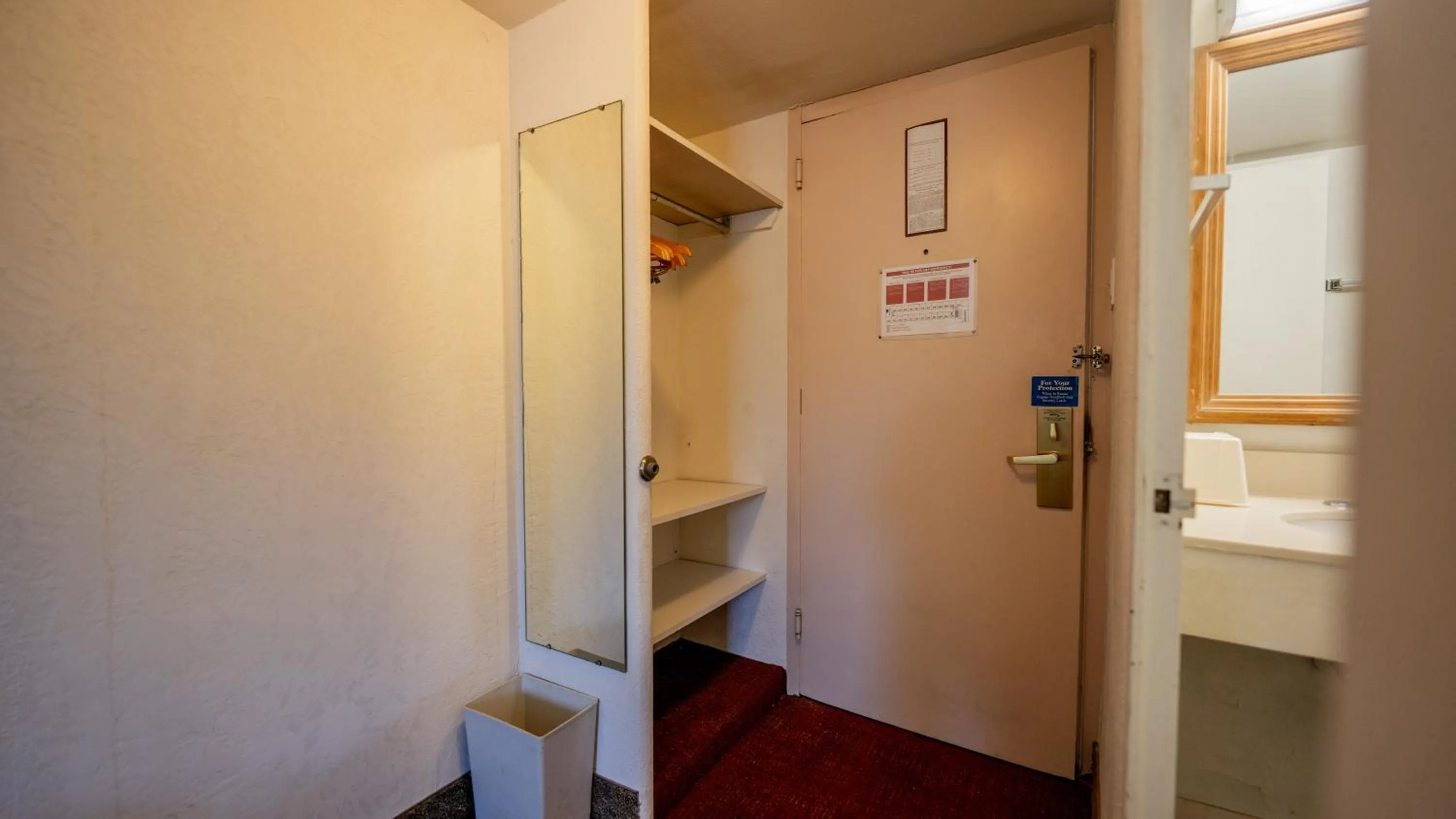 wardrobe in THE INN-Pittsburgh