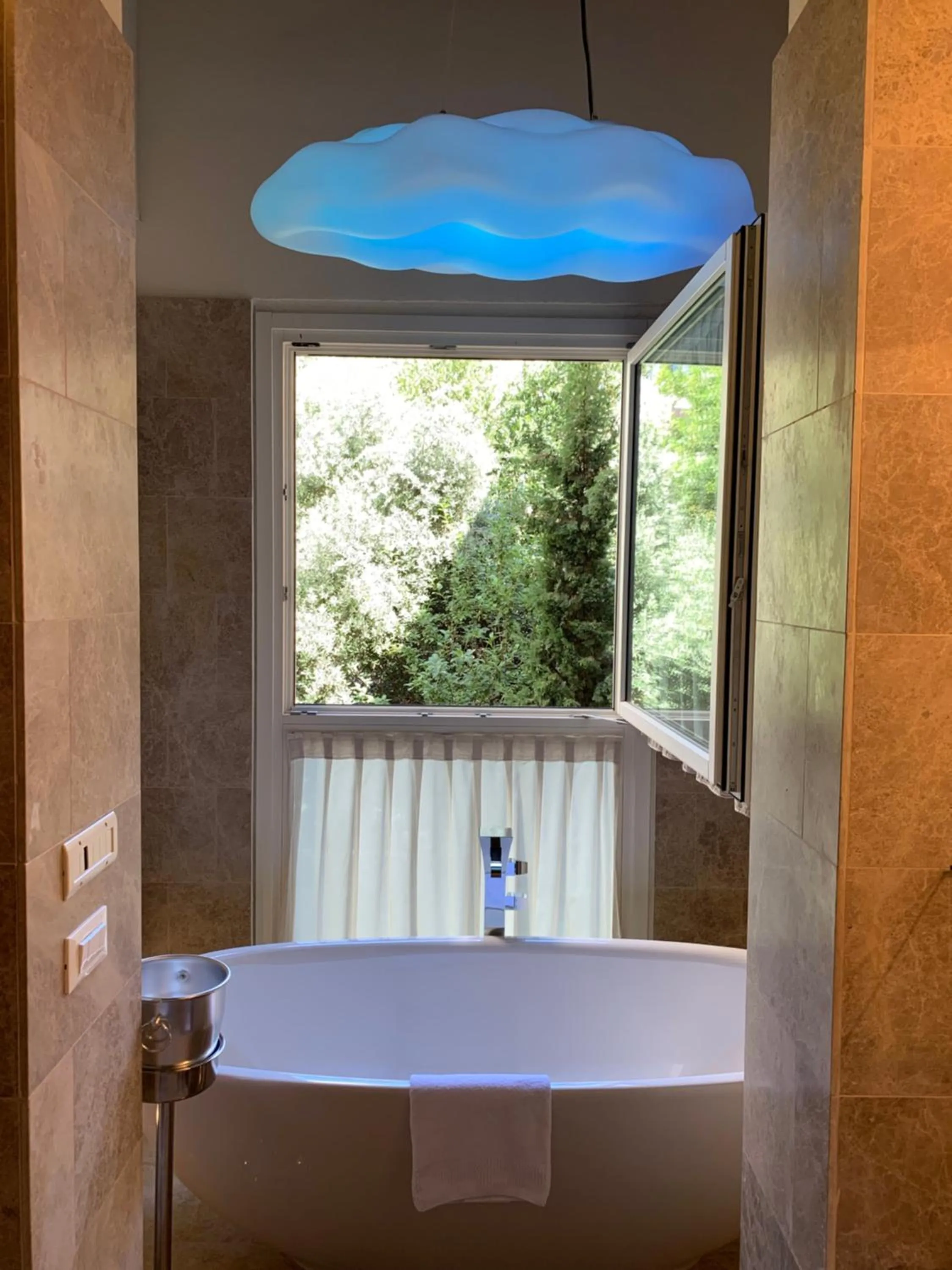 Bath in Florence Art Apartments