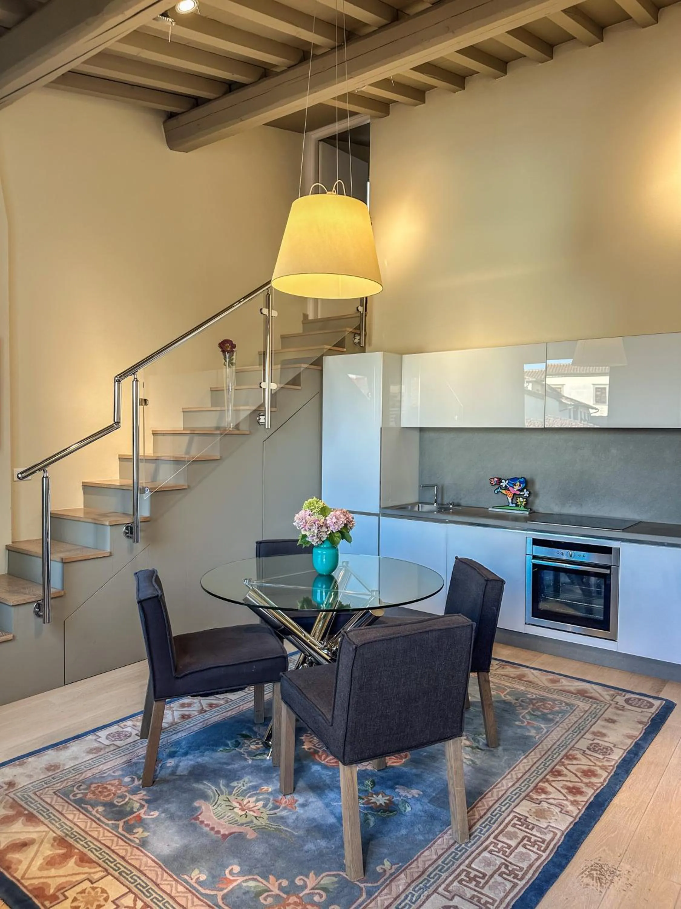 Dining area in Florence Art Apartments