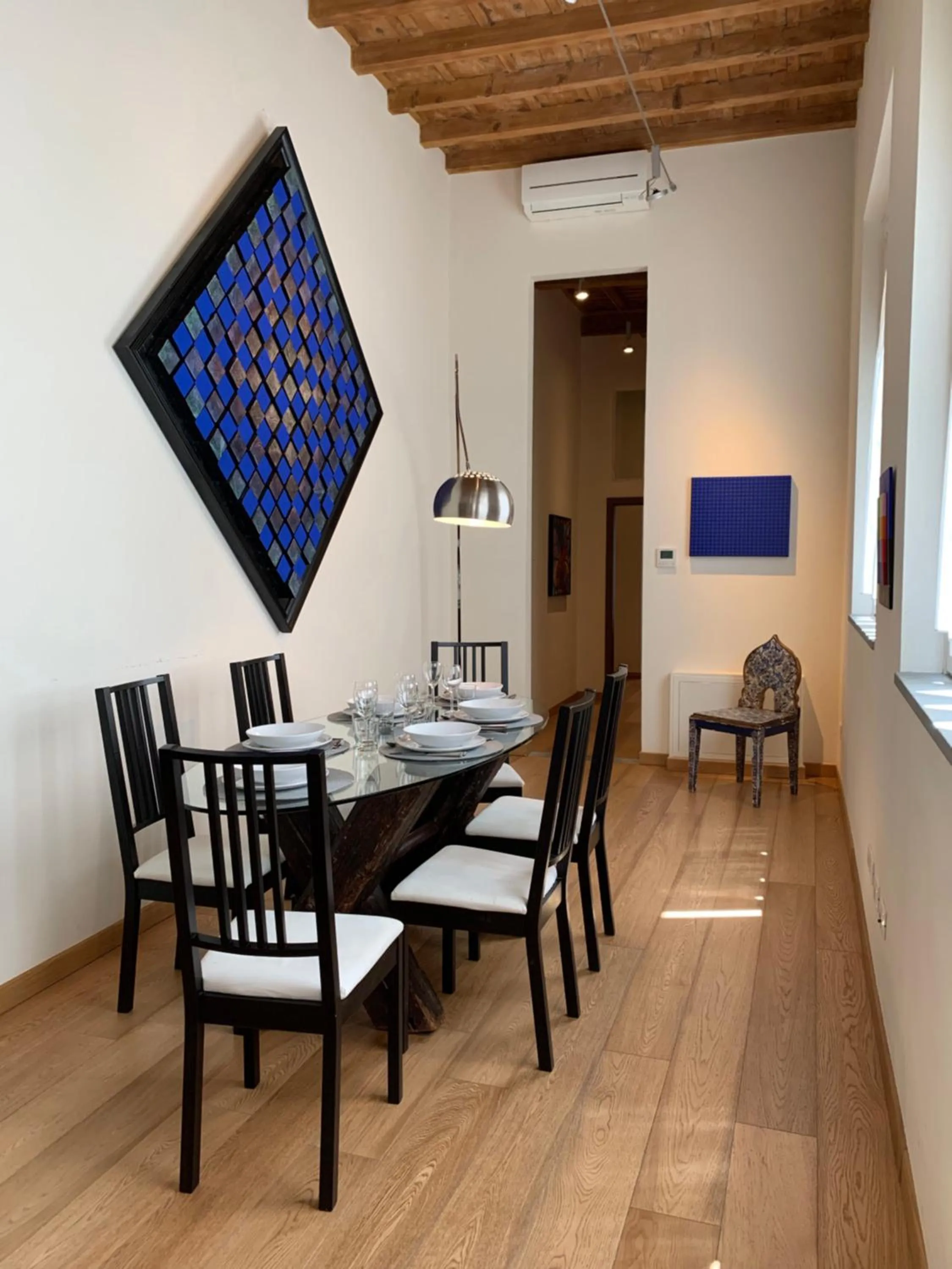 Dining area in Florence Art Apartments