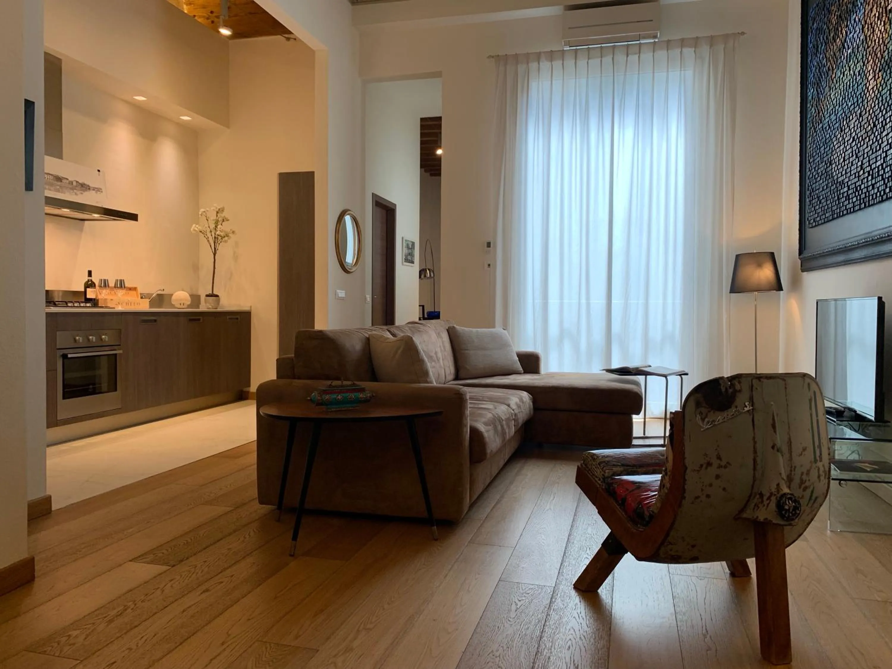 Living room in Florence Art Apartments