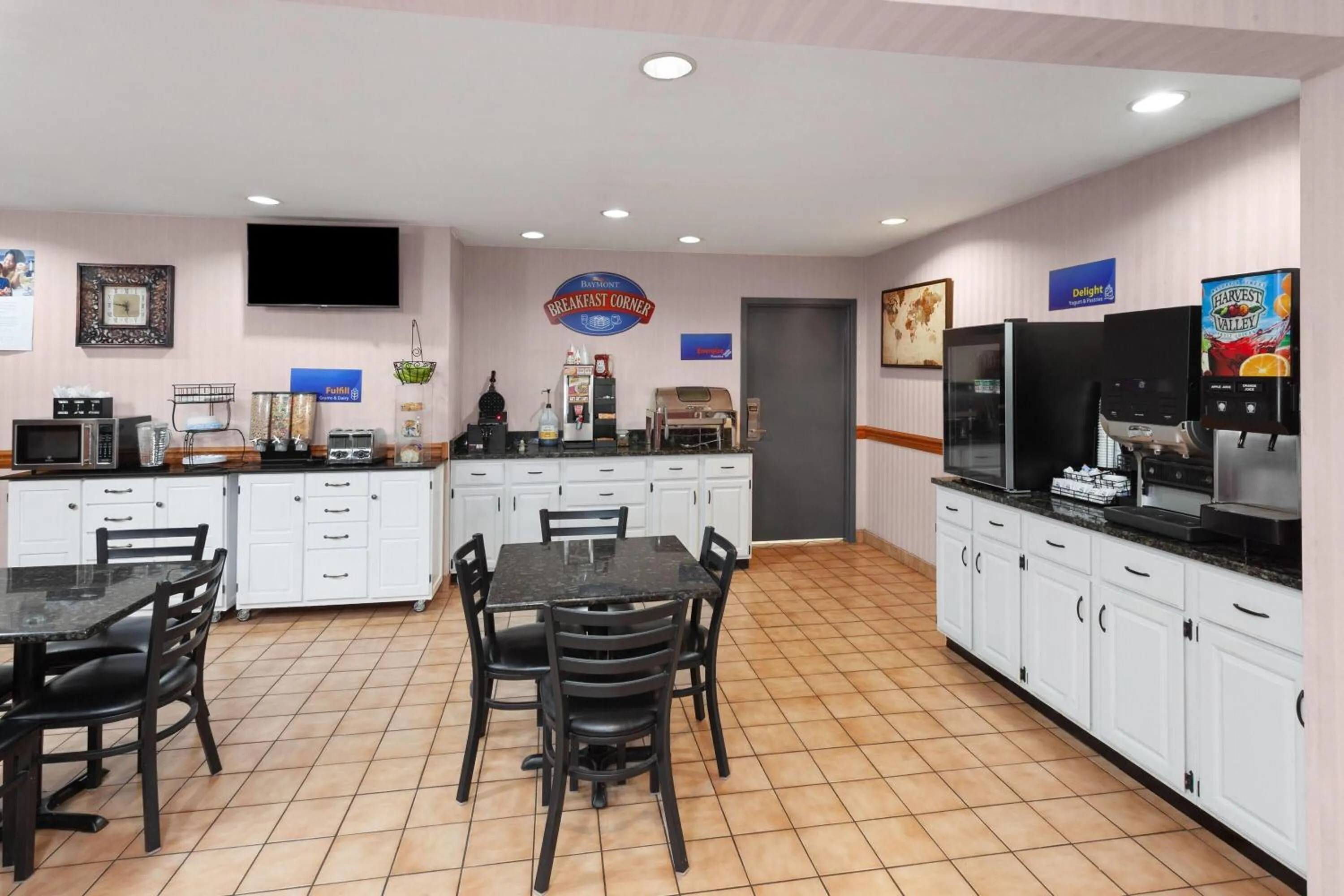 Breakfast in Baymont by Wyndham Chester IL