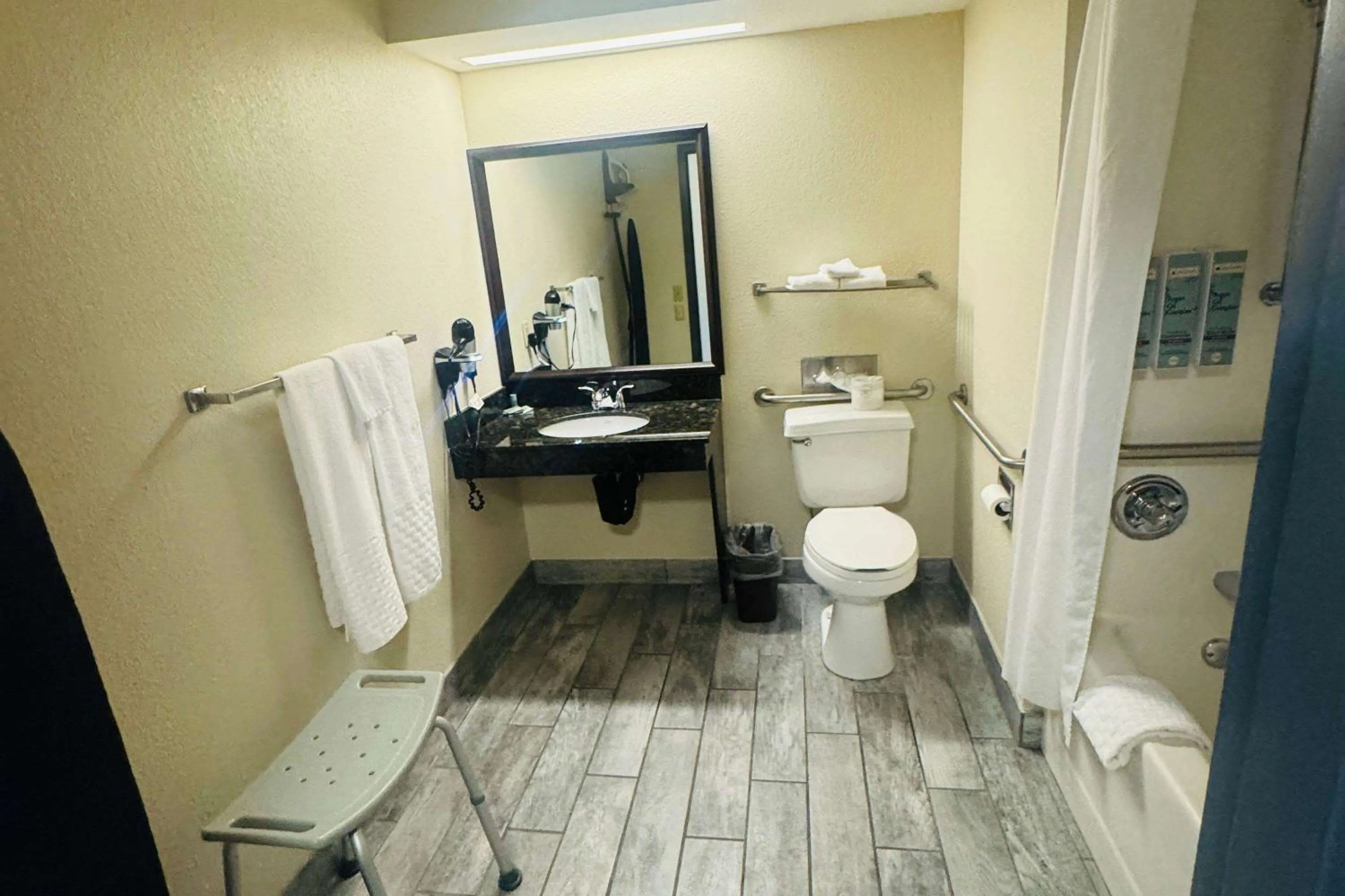 Bathroom in Baymont by Wyndham Chester IL