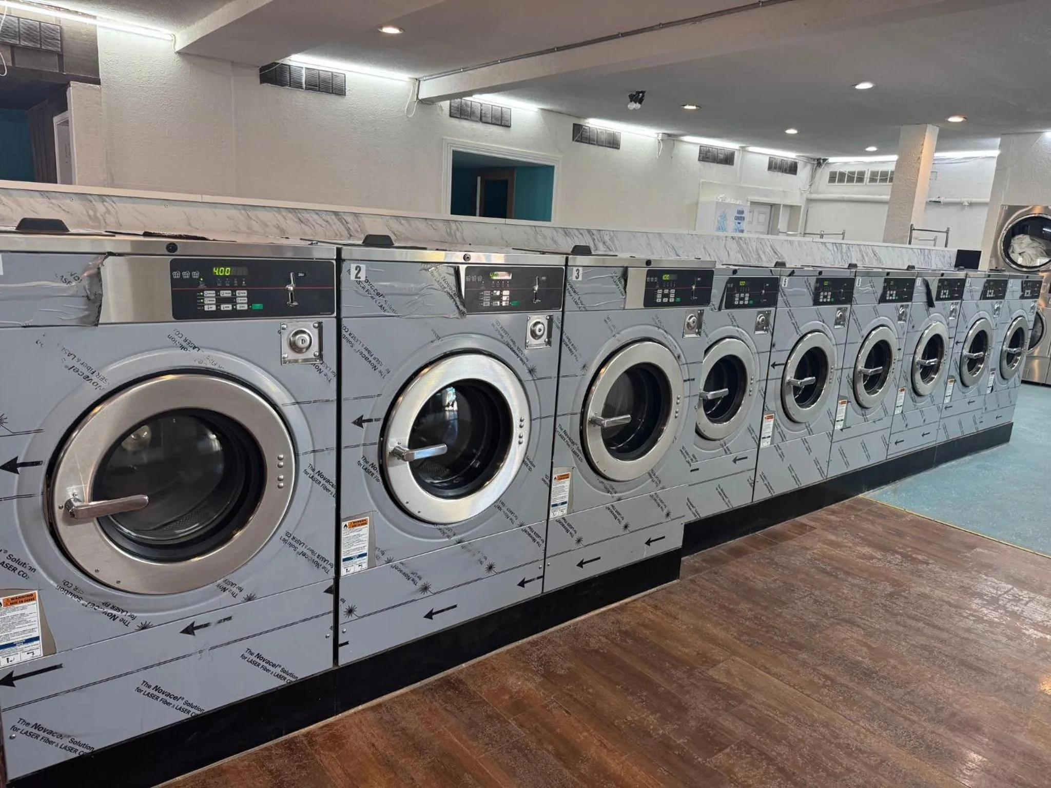 washing machine in Alien Residence Inn