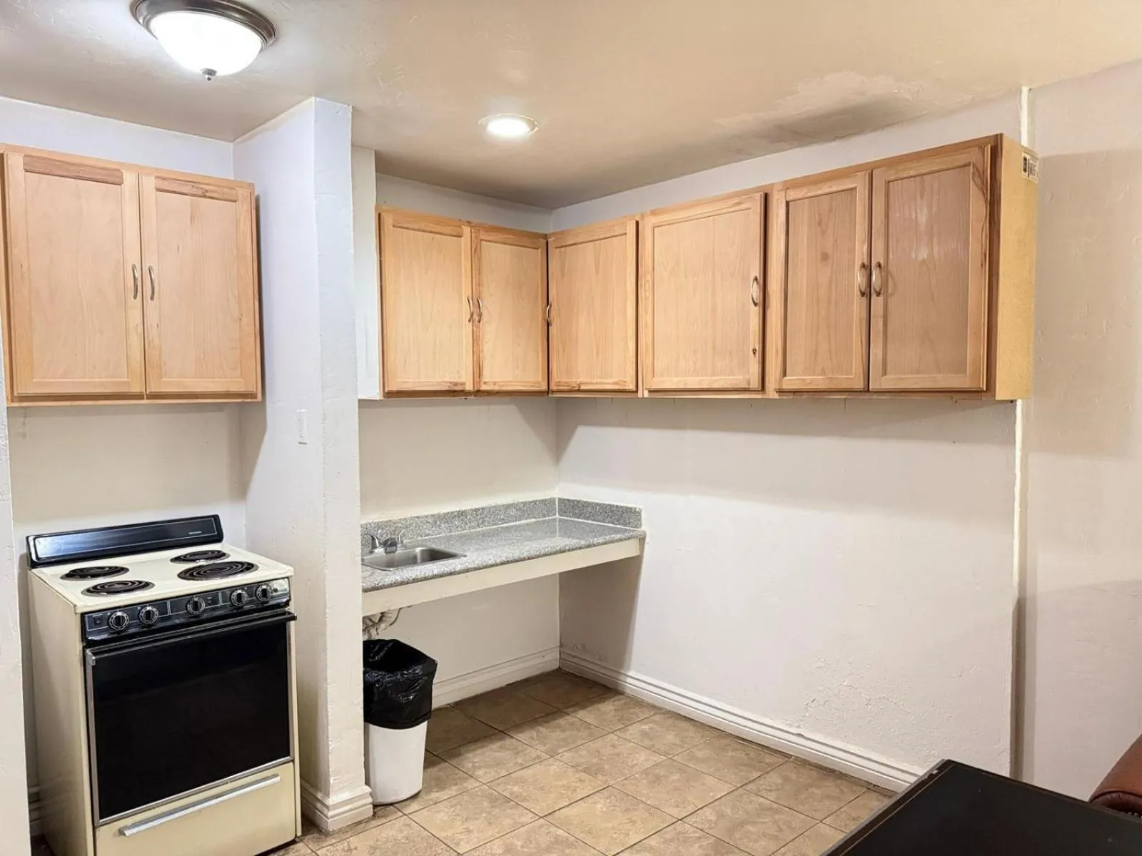 Toilet in Alien Residence Inn