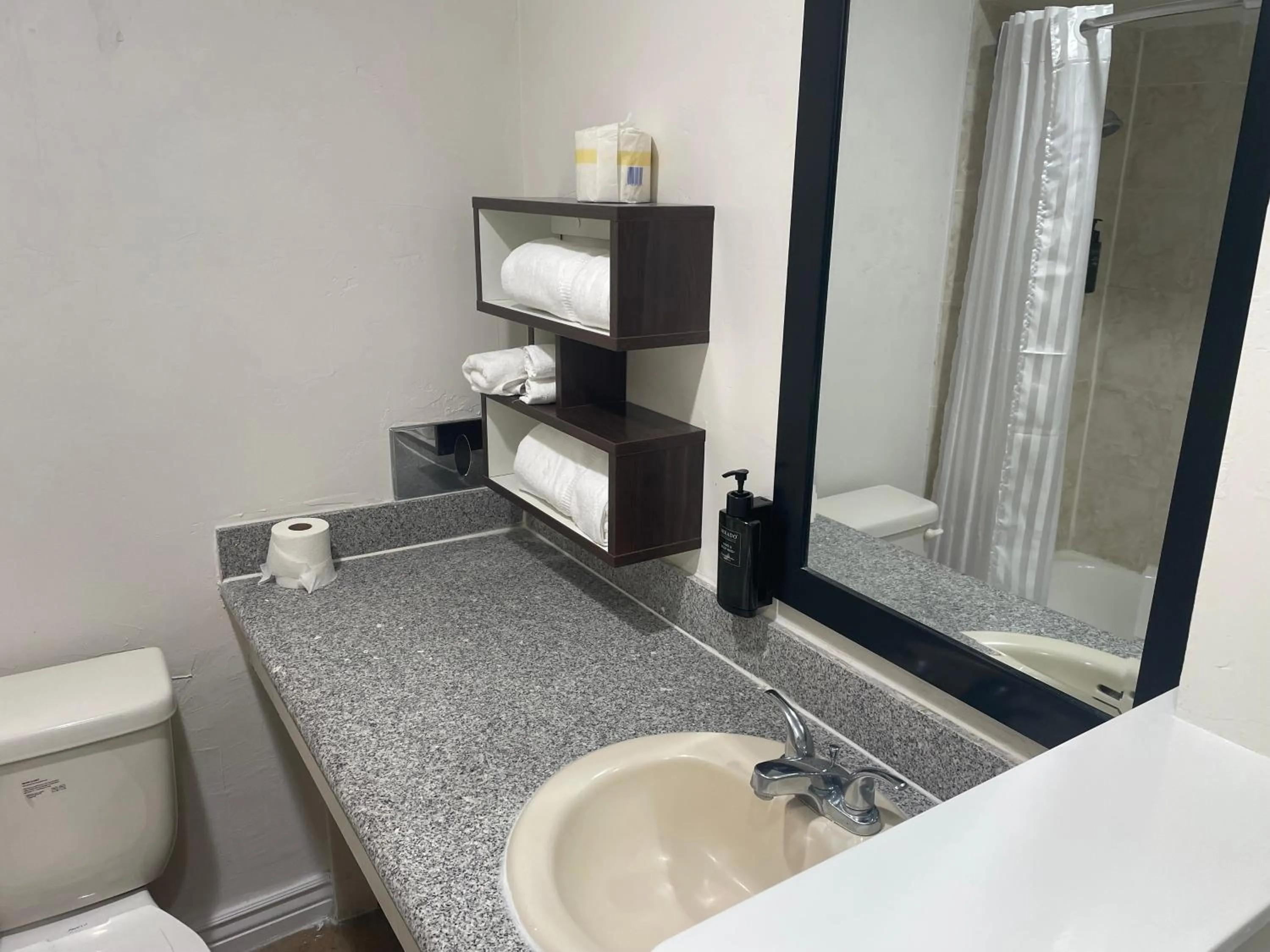 Bathroom in Alien Residence Inn