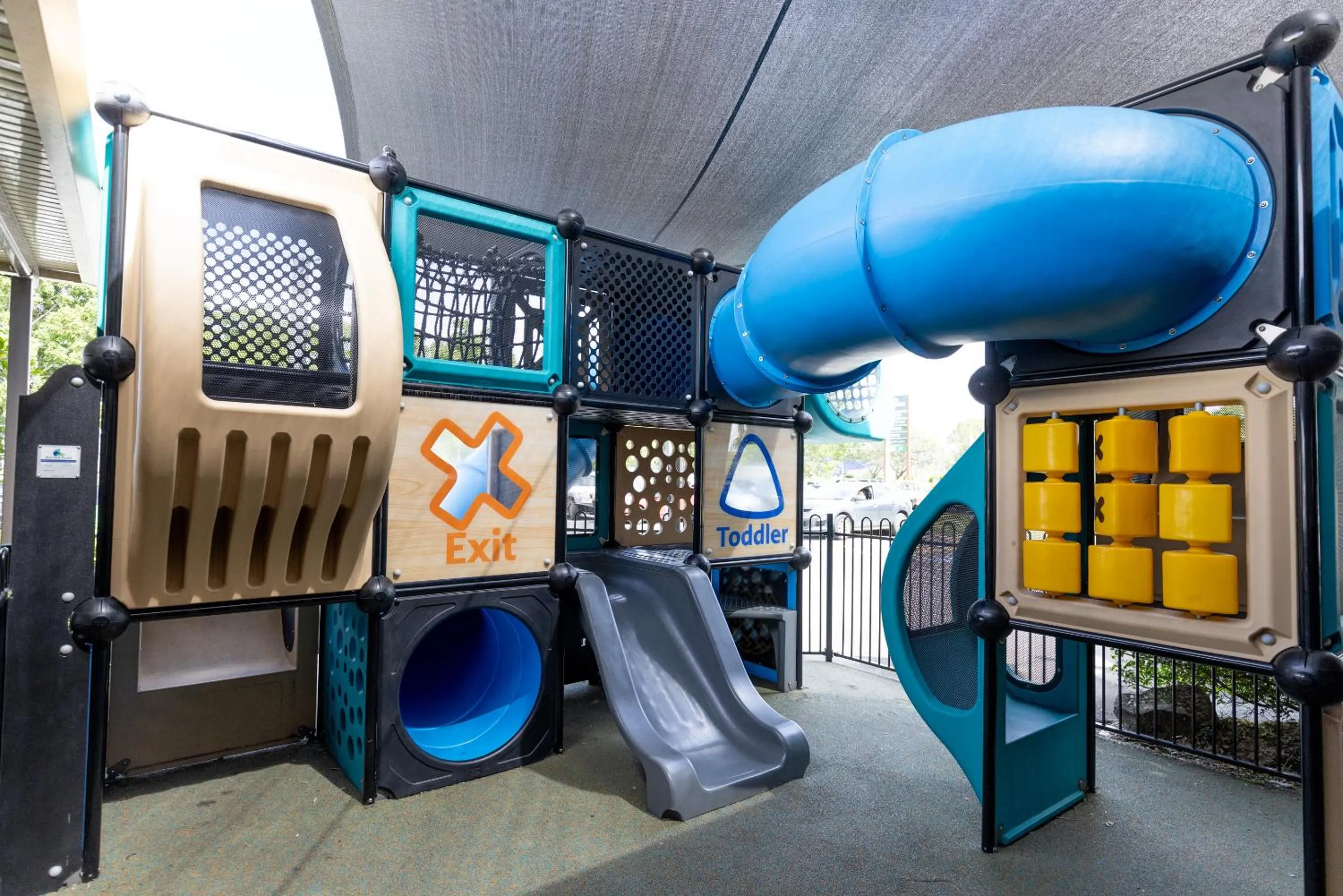 Children play ground in Sundowner Hotel Motel