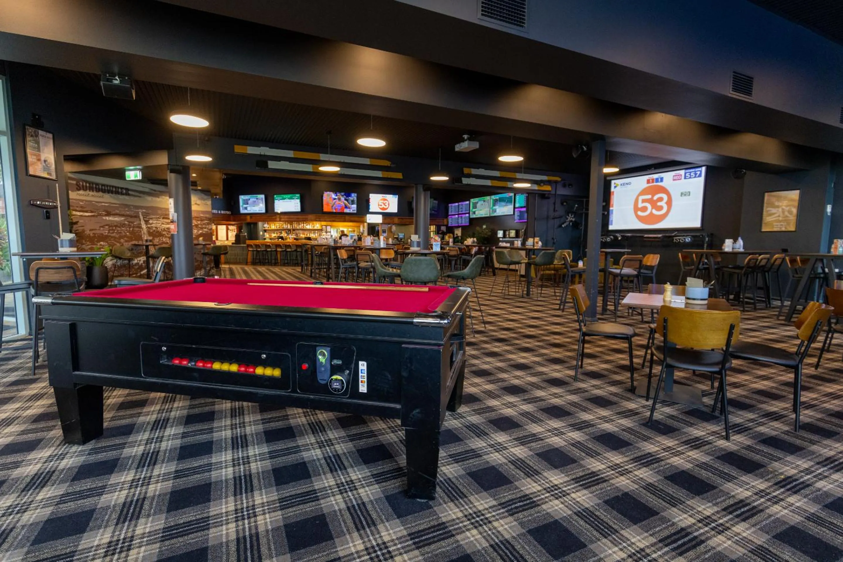 Billiard in Sundowner Hotel Motel