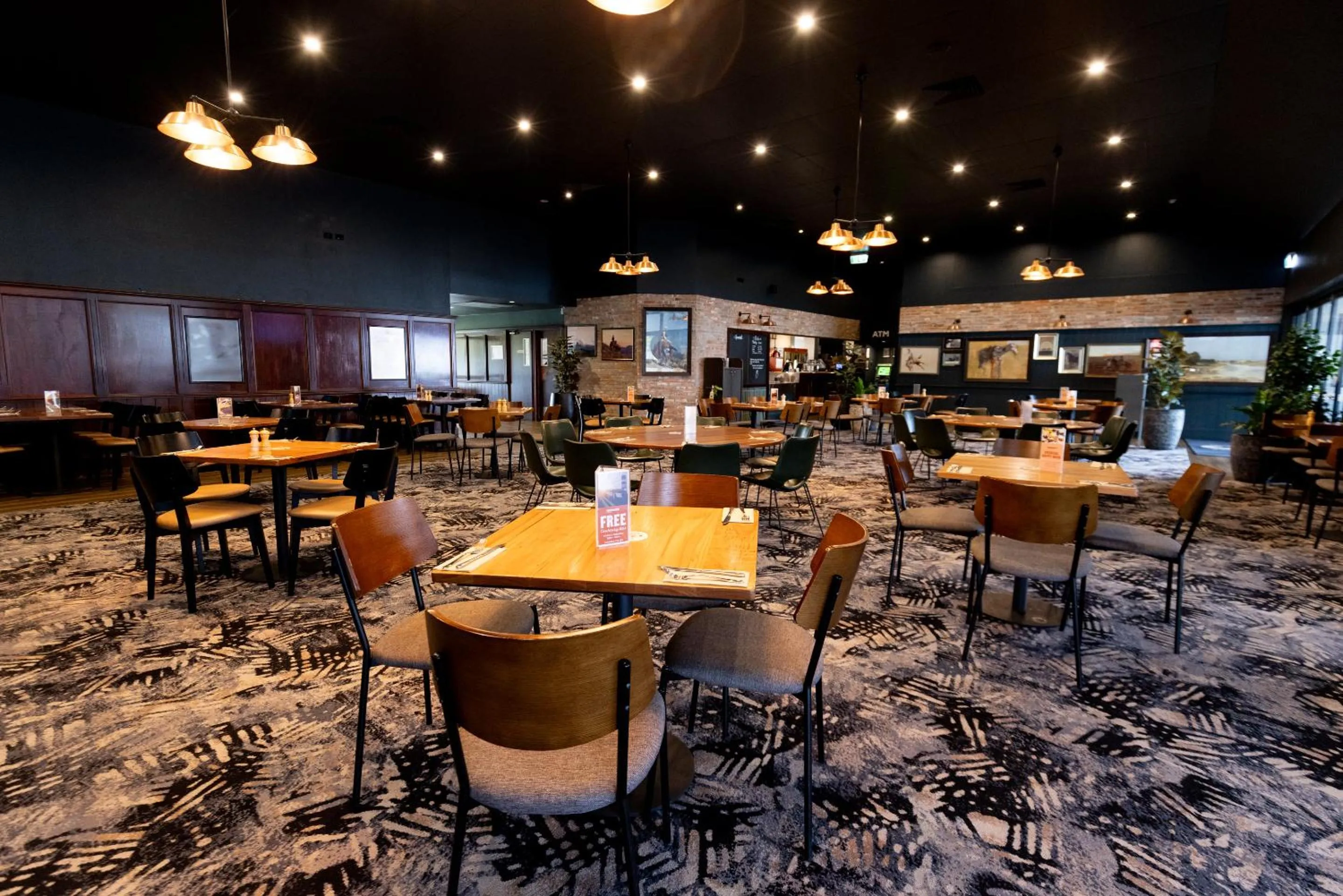 Restaurant/places to eat in Sundowner Hotel Motel