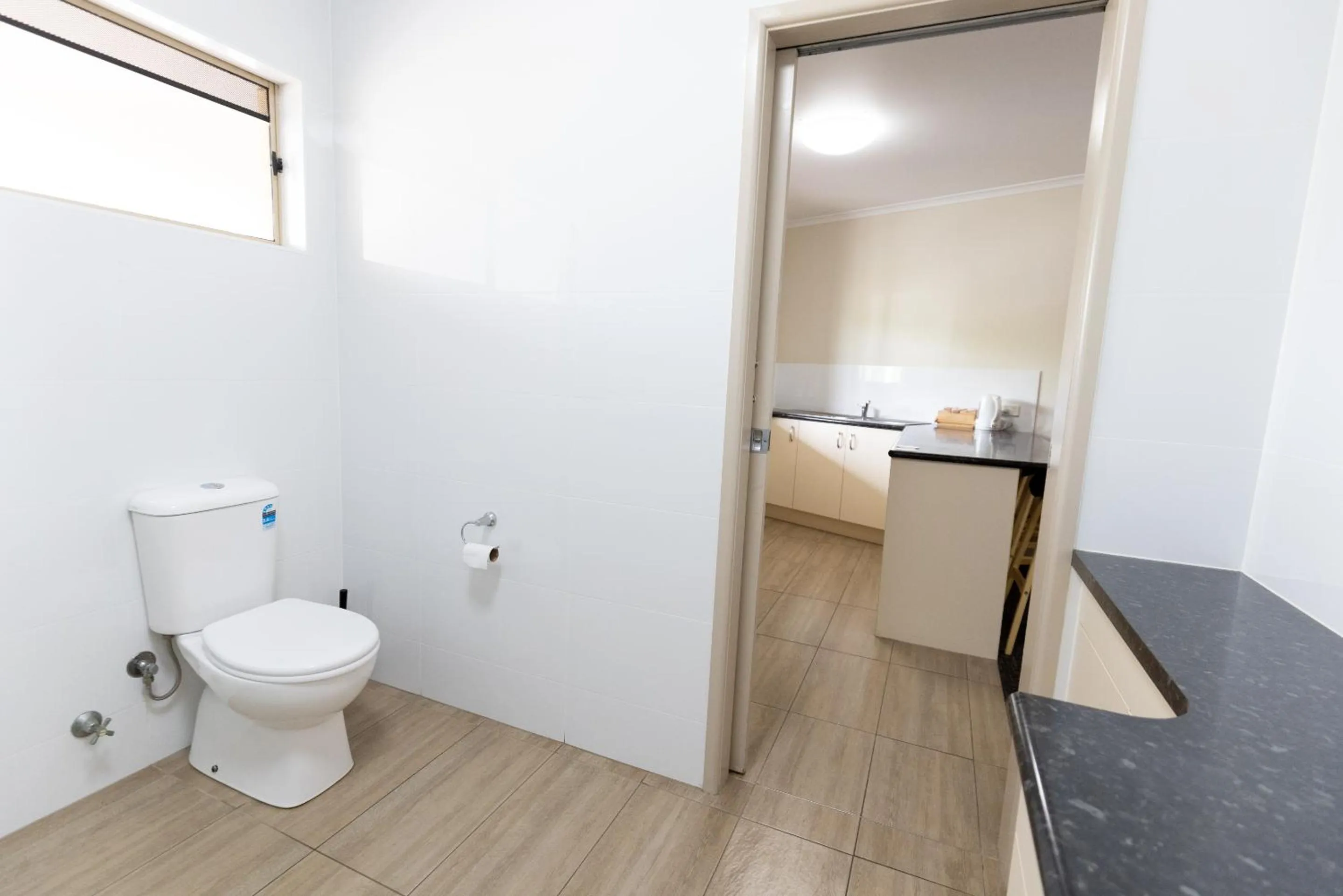 Toilet in Sundowner Hotel Motel