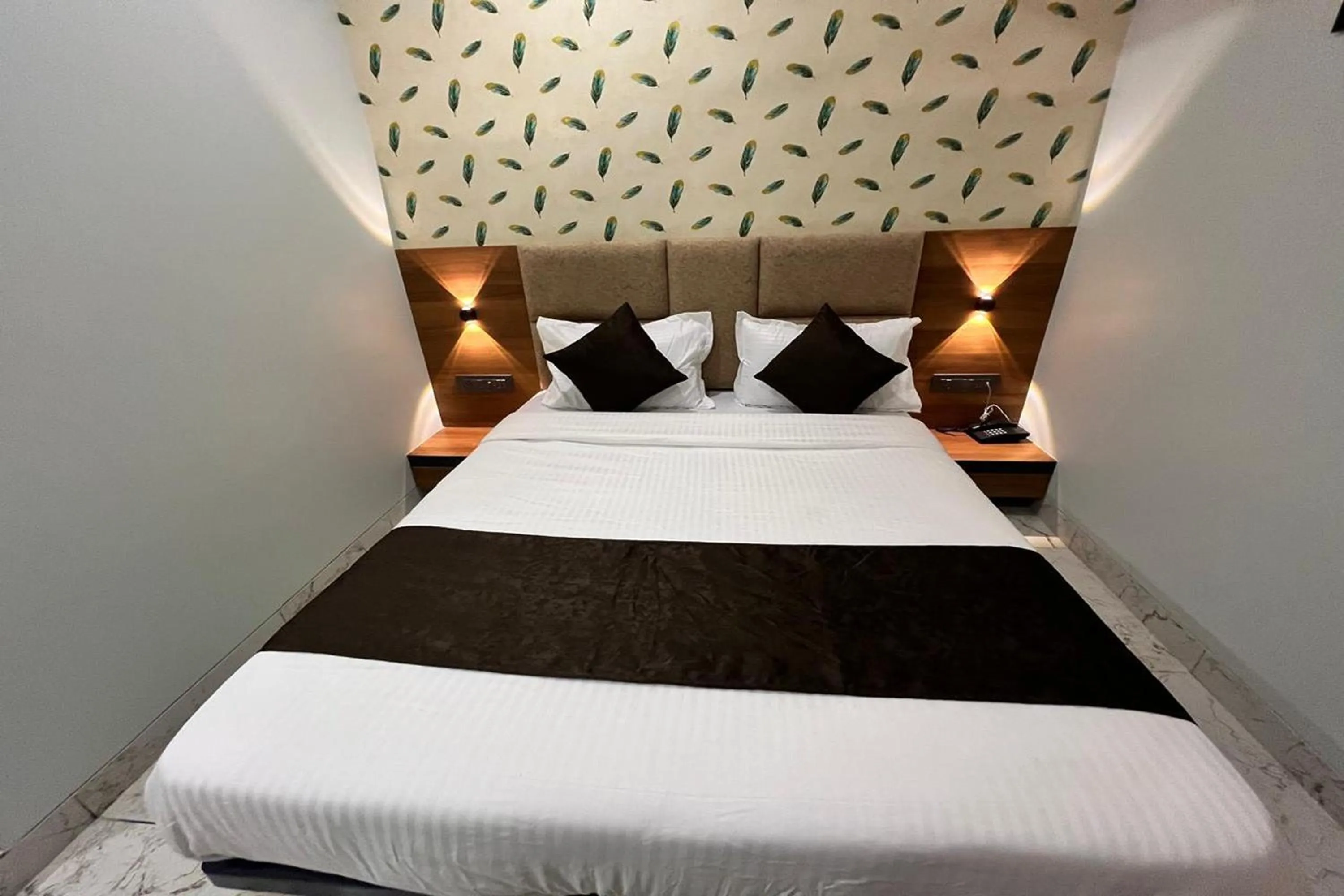 Bedroom, Bed in Hotel Moon Light Isanpur Ahmedabad