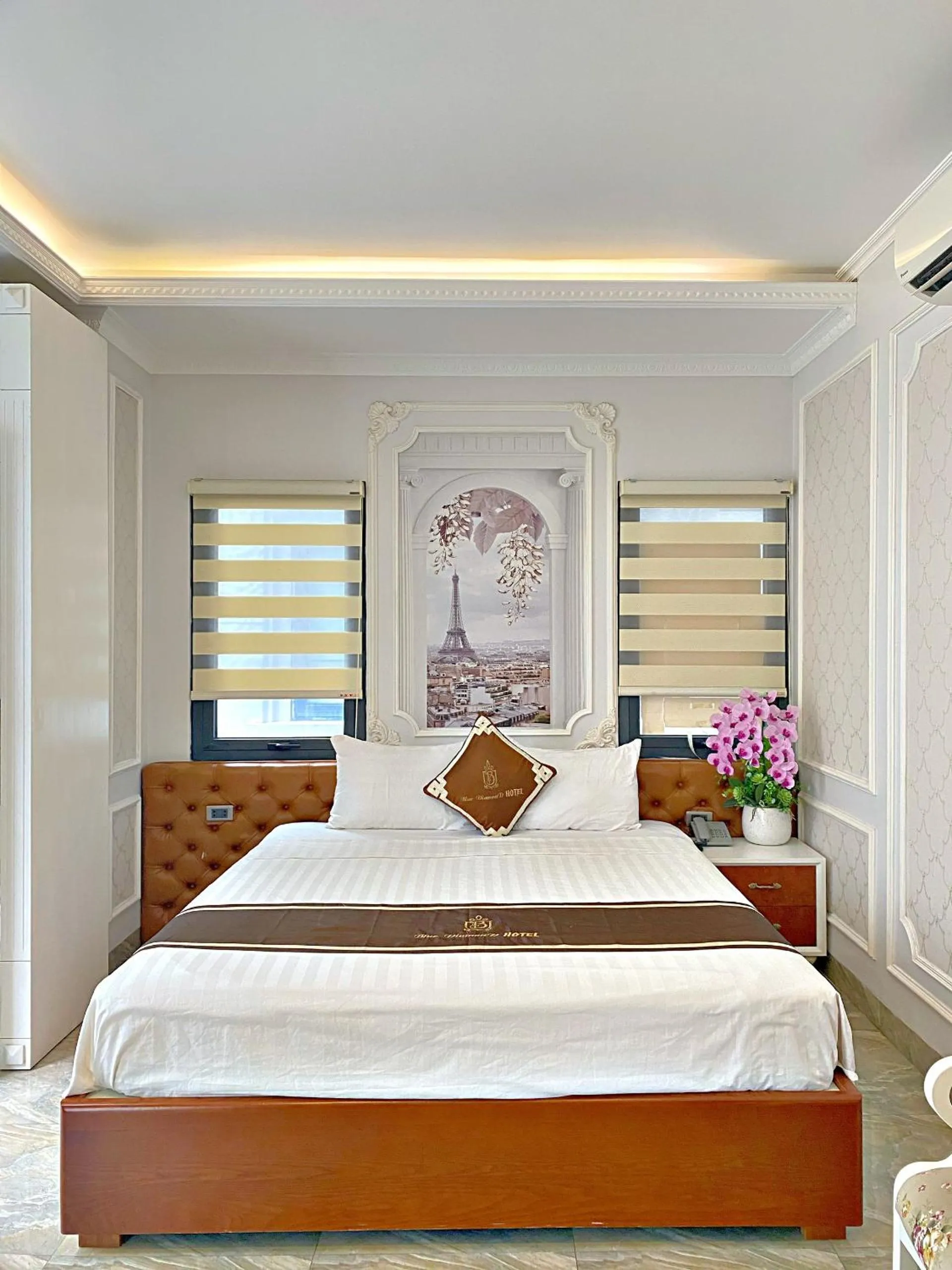 Property building, Bed in Blue Diamond Hotel