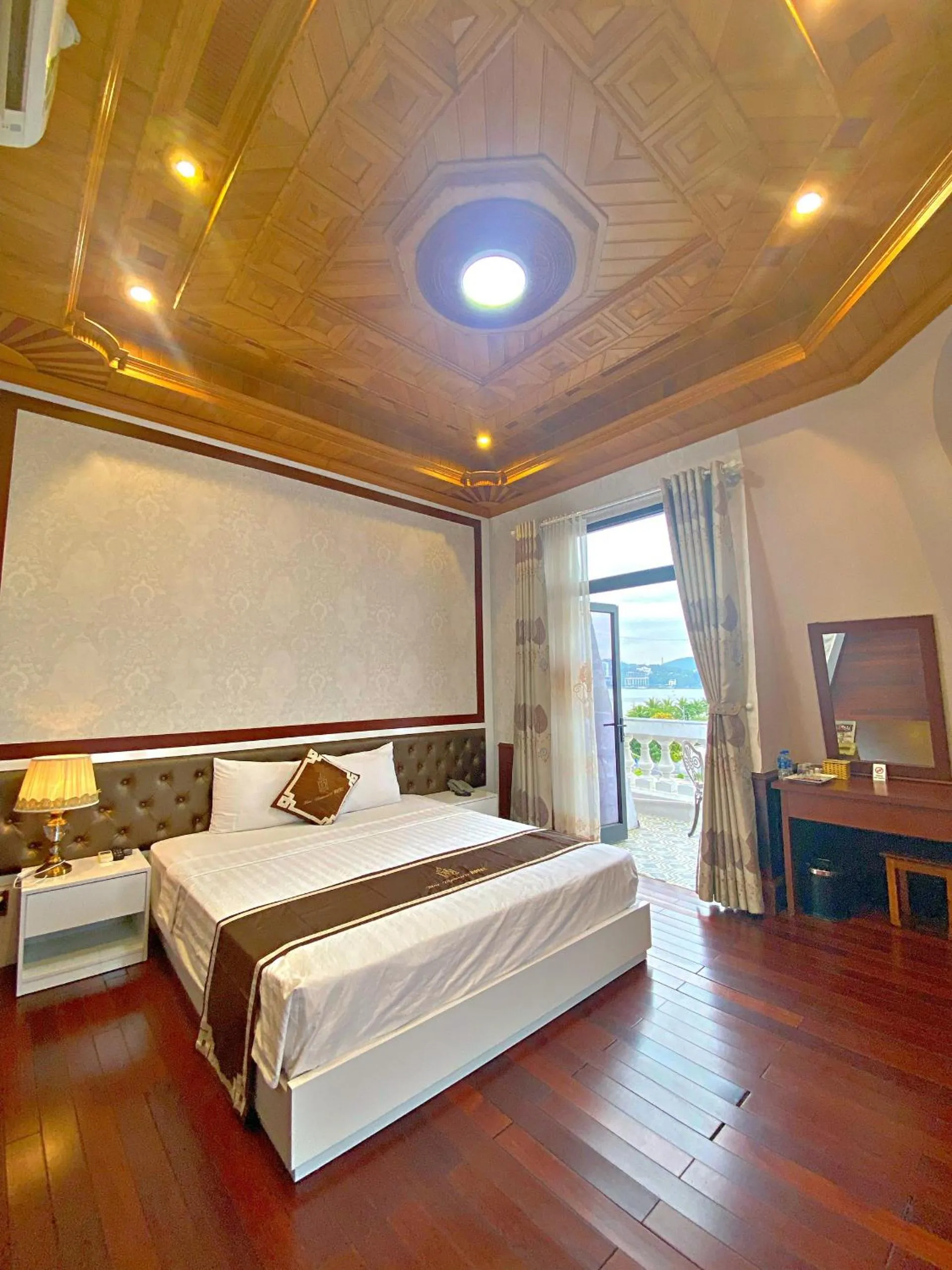 Property building, Bed in Blue Diamond Hotel