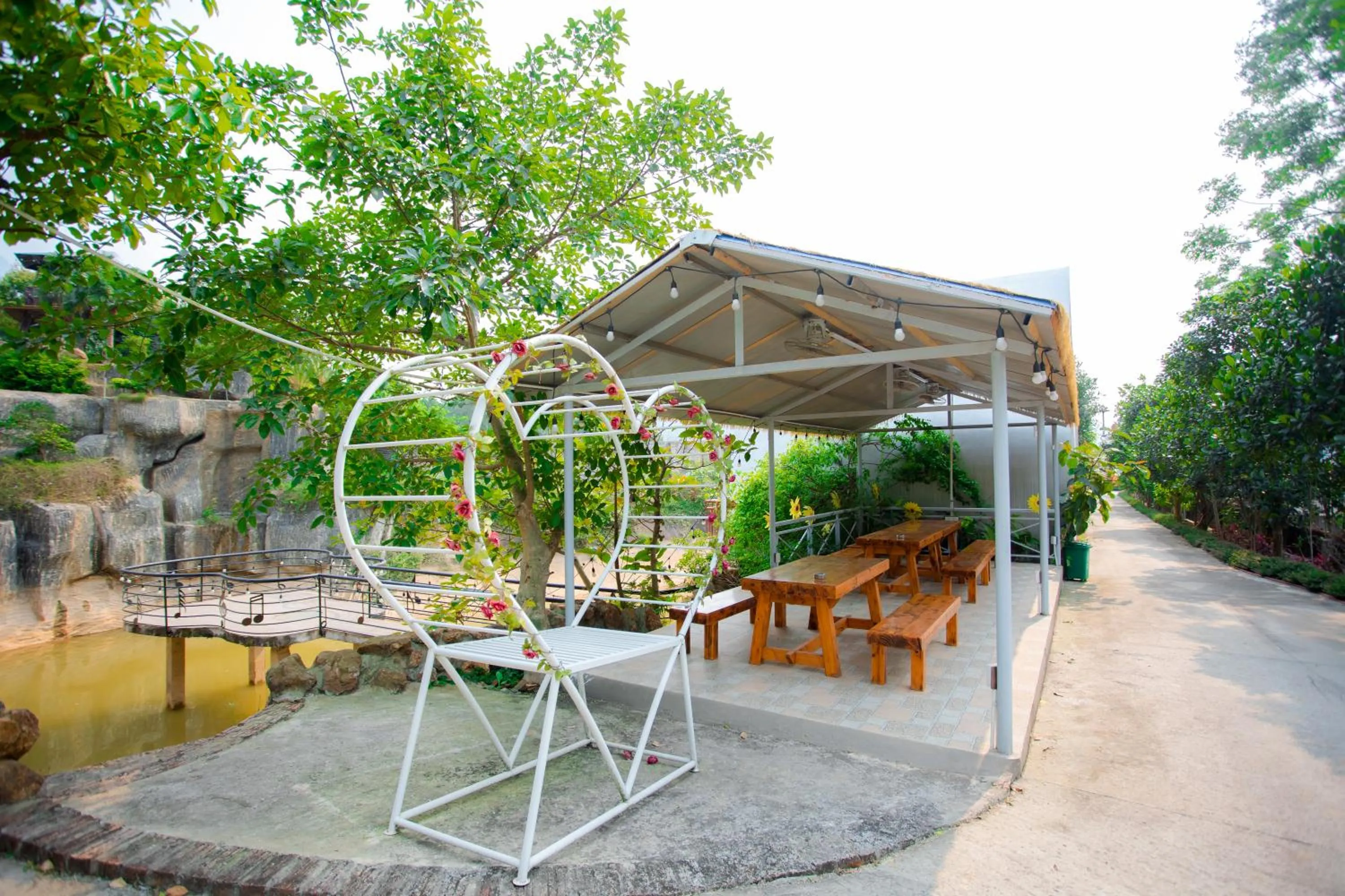 Balcony/Terrace in King Bavi Resort