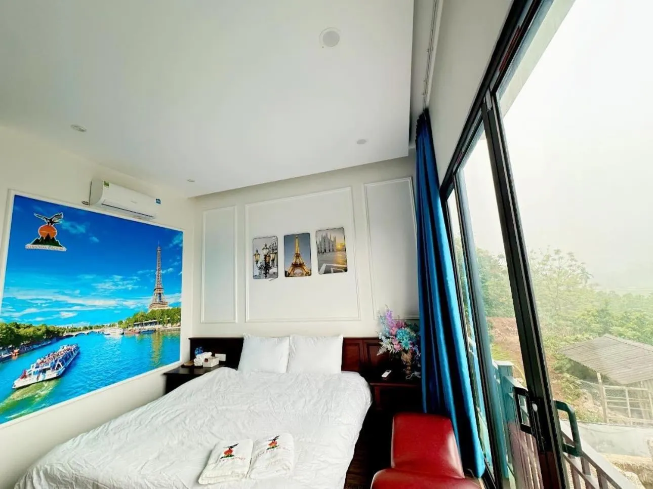 Bed in King Bavi Resort