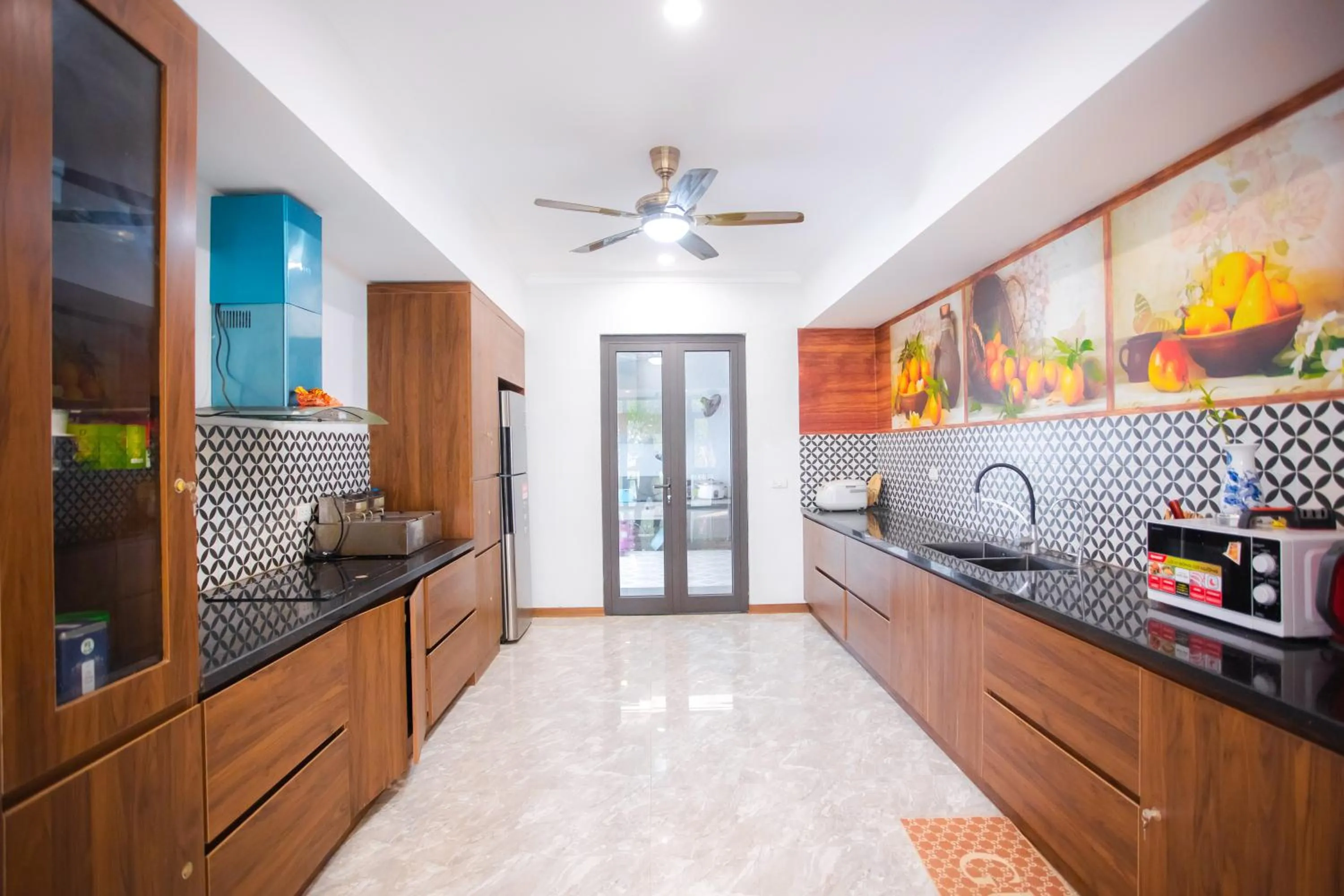 Communal kitchen in King Bavi Resort