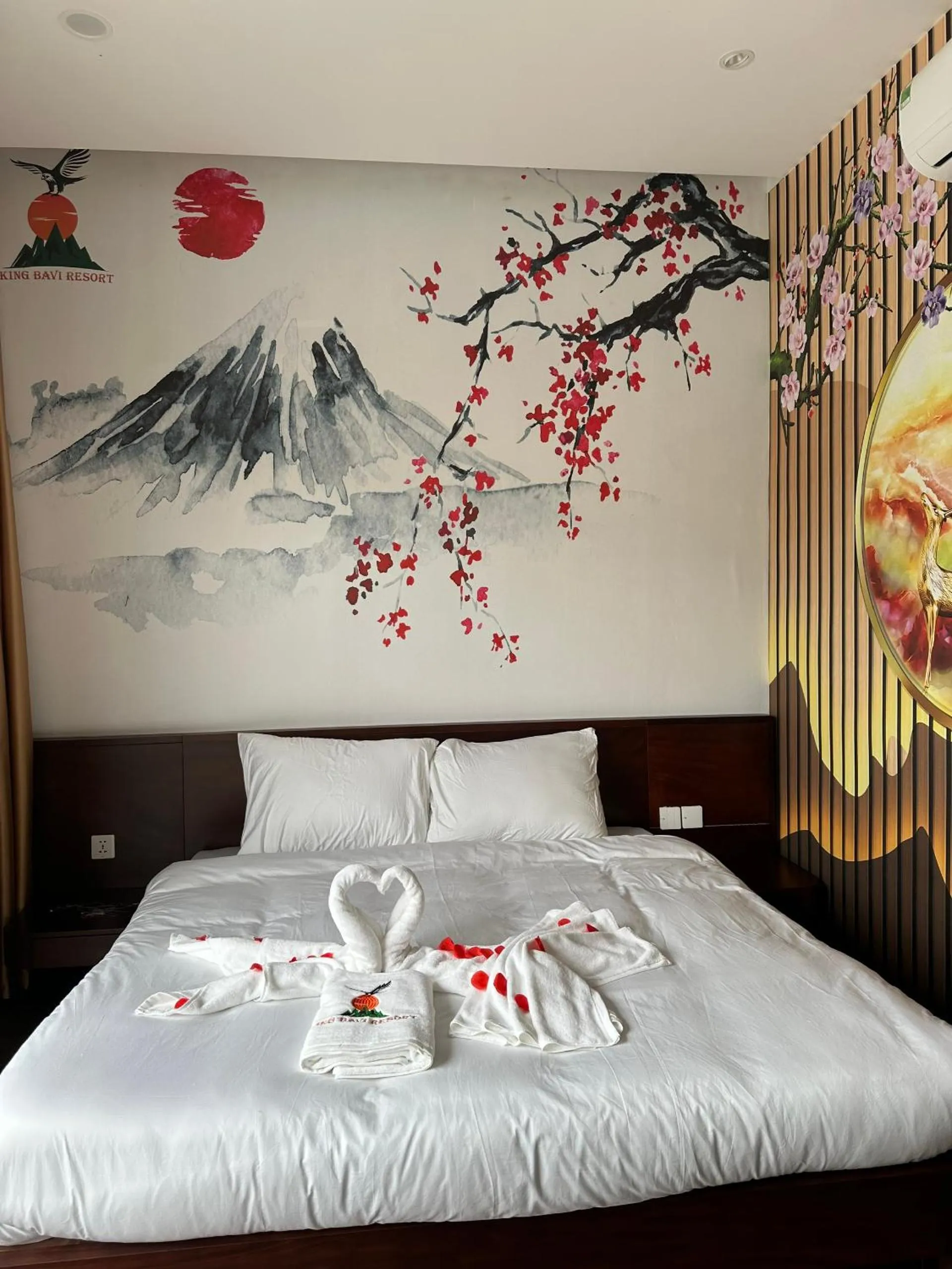 Bed in King Bavi Resort