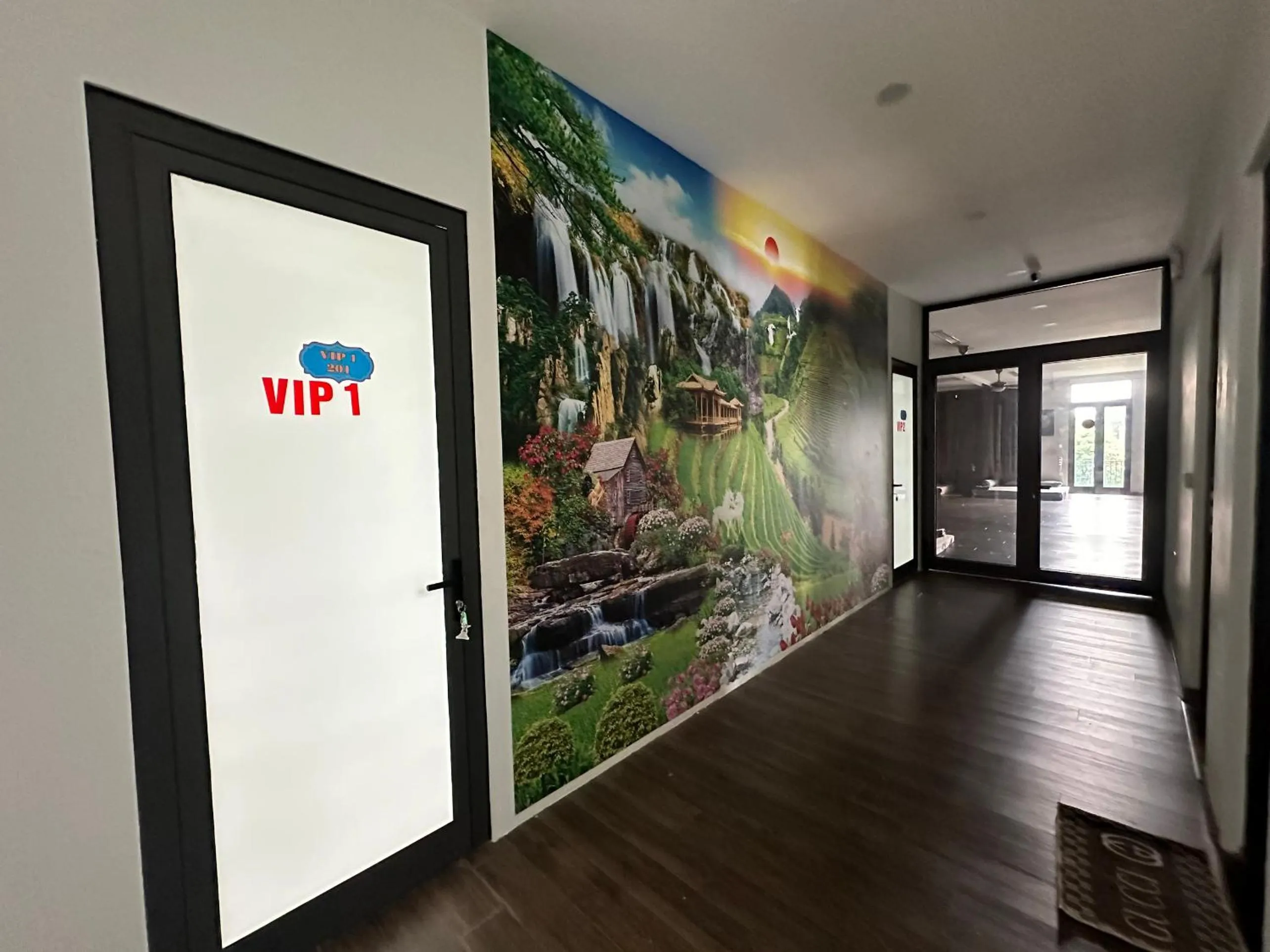 Communal lounge/ TV room in King Bavi Resort