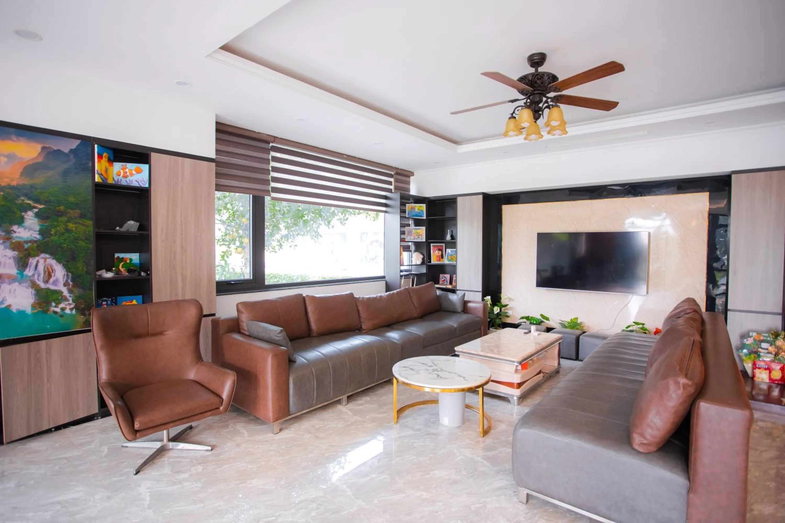 Guests in King Bavi Resort