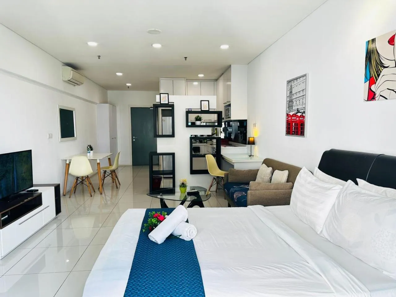 Bed in Summer Suites KLCC by Luna KL