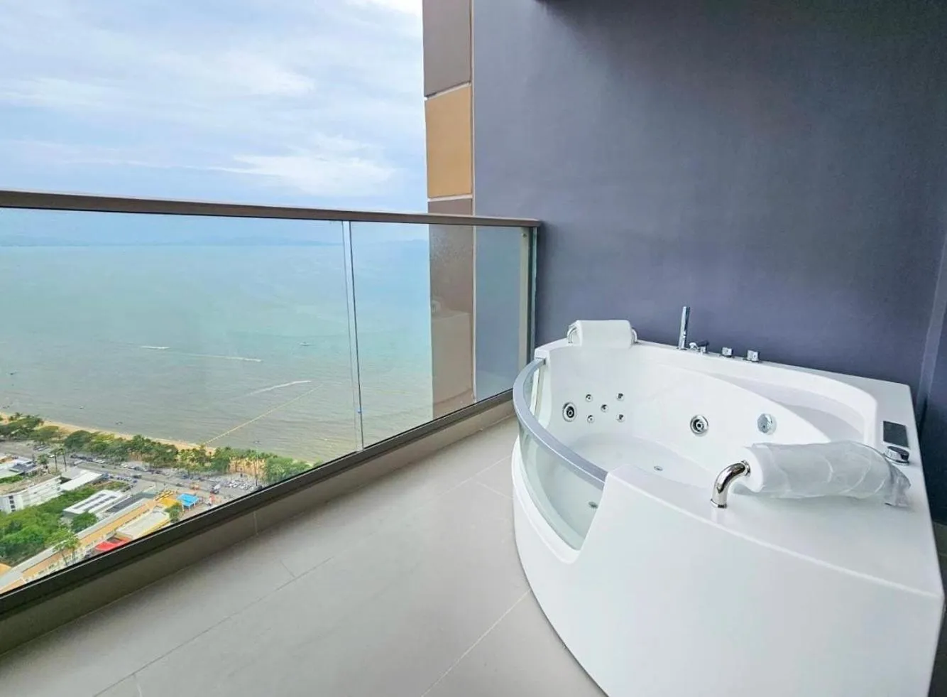 Copacabana Beach Jomtien