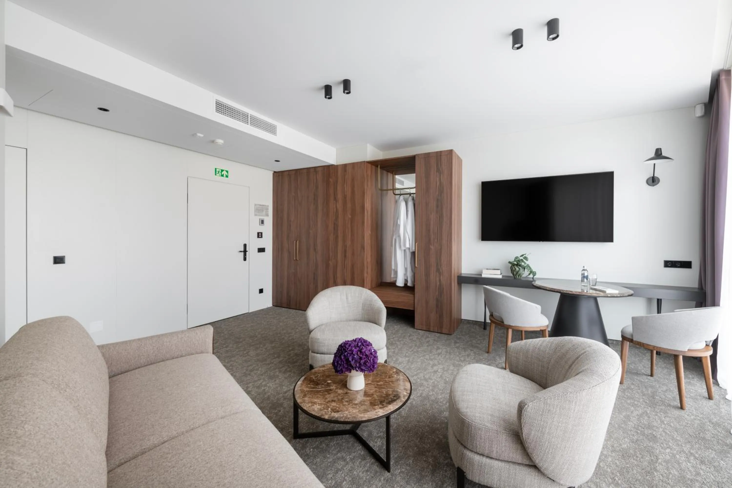 Communal lounge/ TV room in Harmony Birštonas