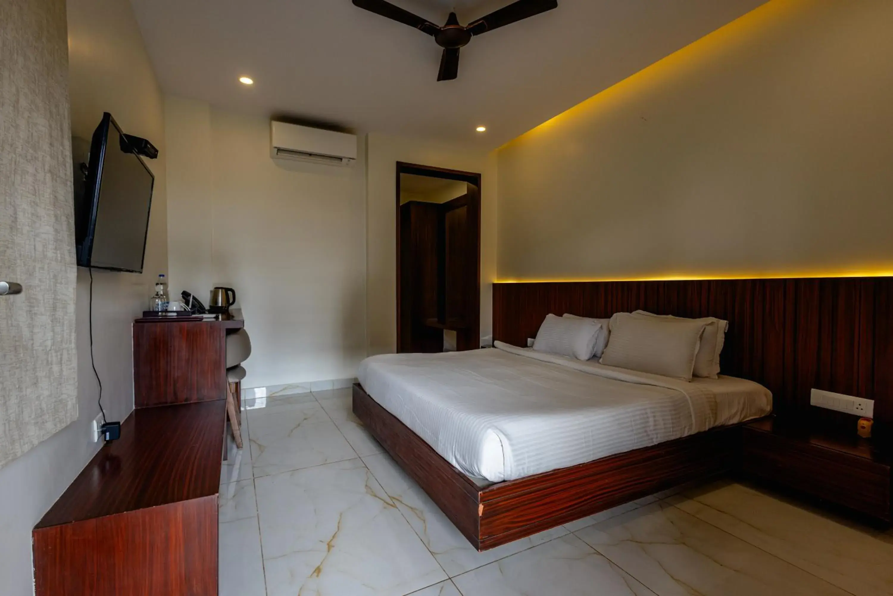 Bedroom, Bed in Veerdency Luxury resort Bedroom, Bed in Veerdency Luxury resort