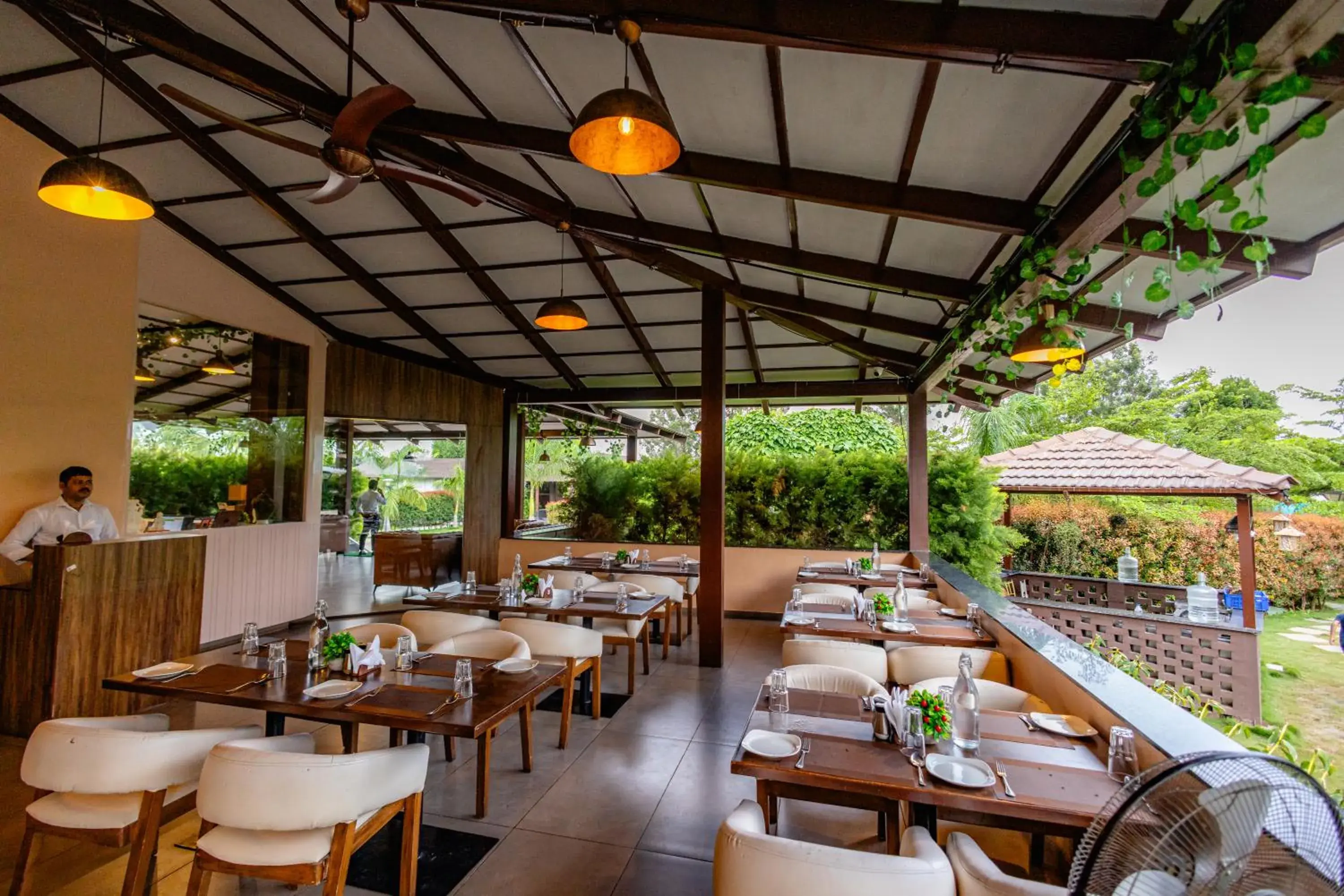 Restaurant/places to eat in Veerdency Luxury resort Restaurant/places to eat in Veerdency Luxury resort