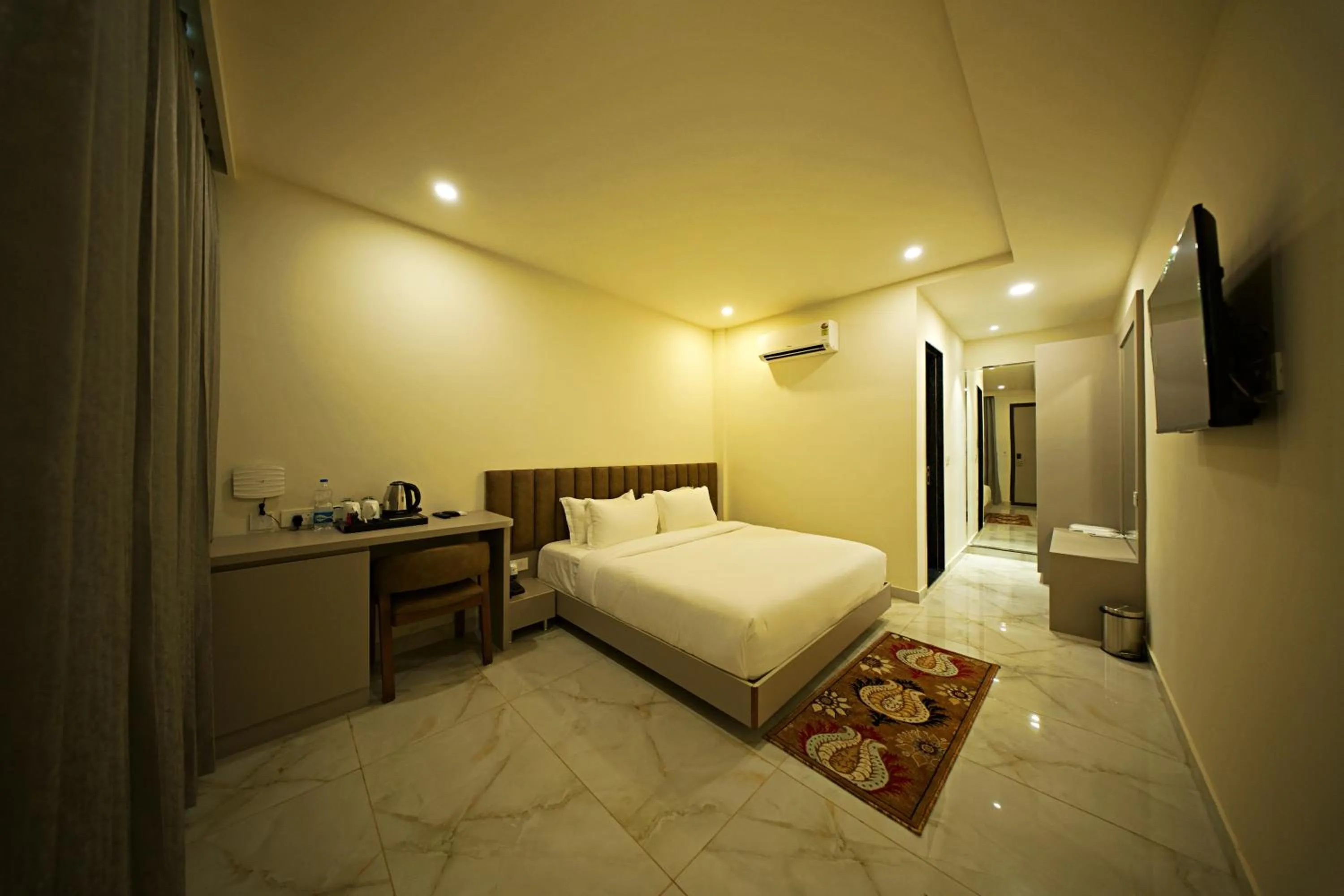 Bedroom, Bed in Veerdency Luxury resort