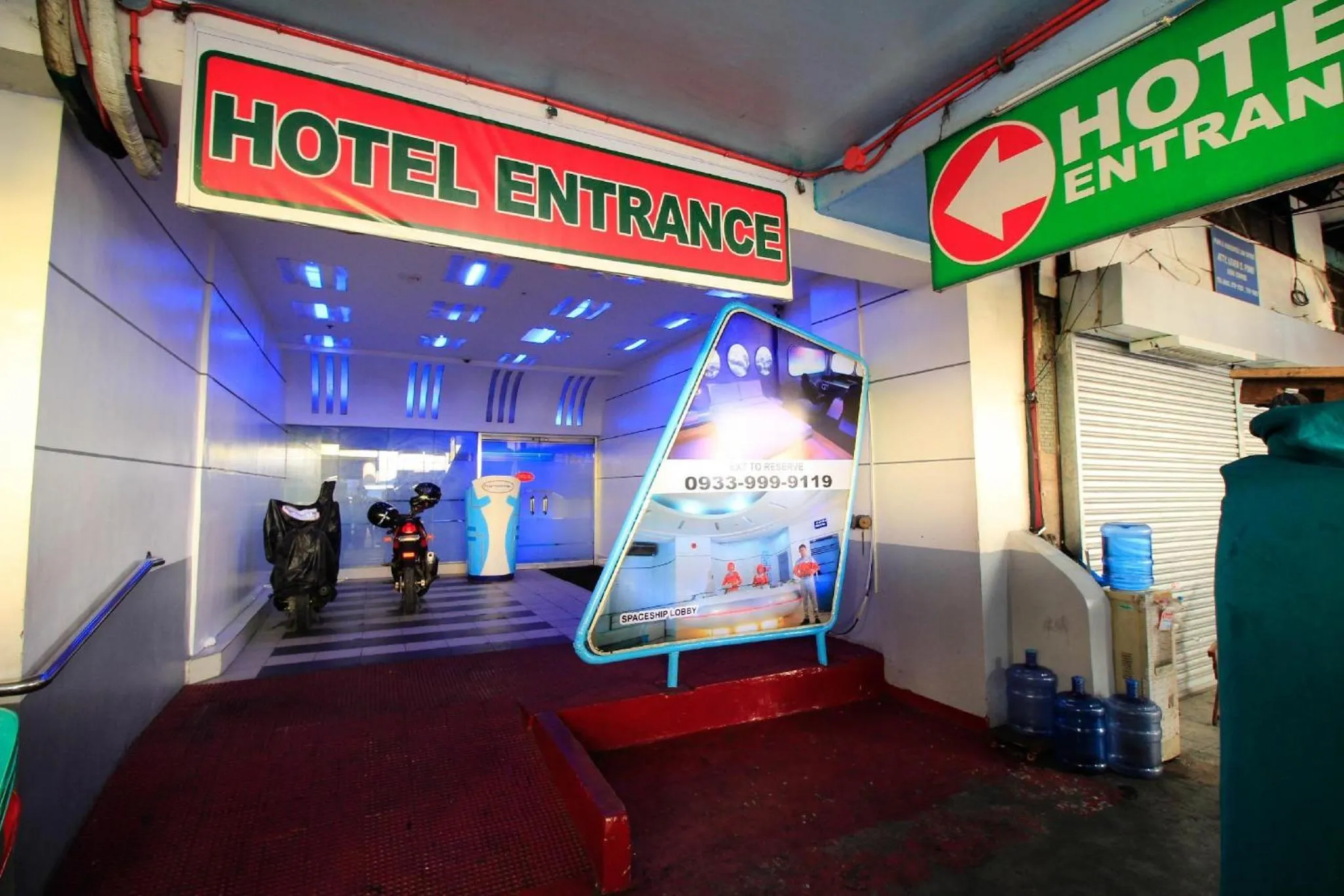 Facade/entrance in Astrotel Avenida