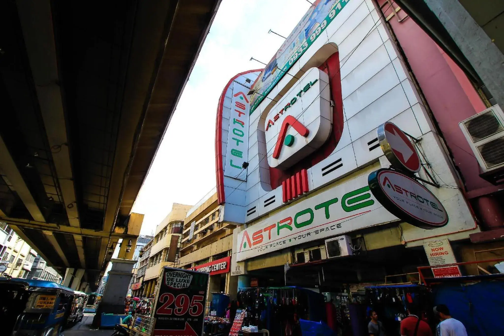 Property building in Astrotel Avenida Property building in Astrotel Avenida