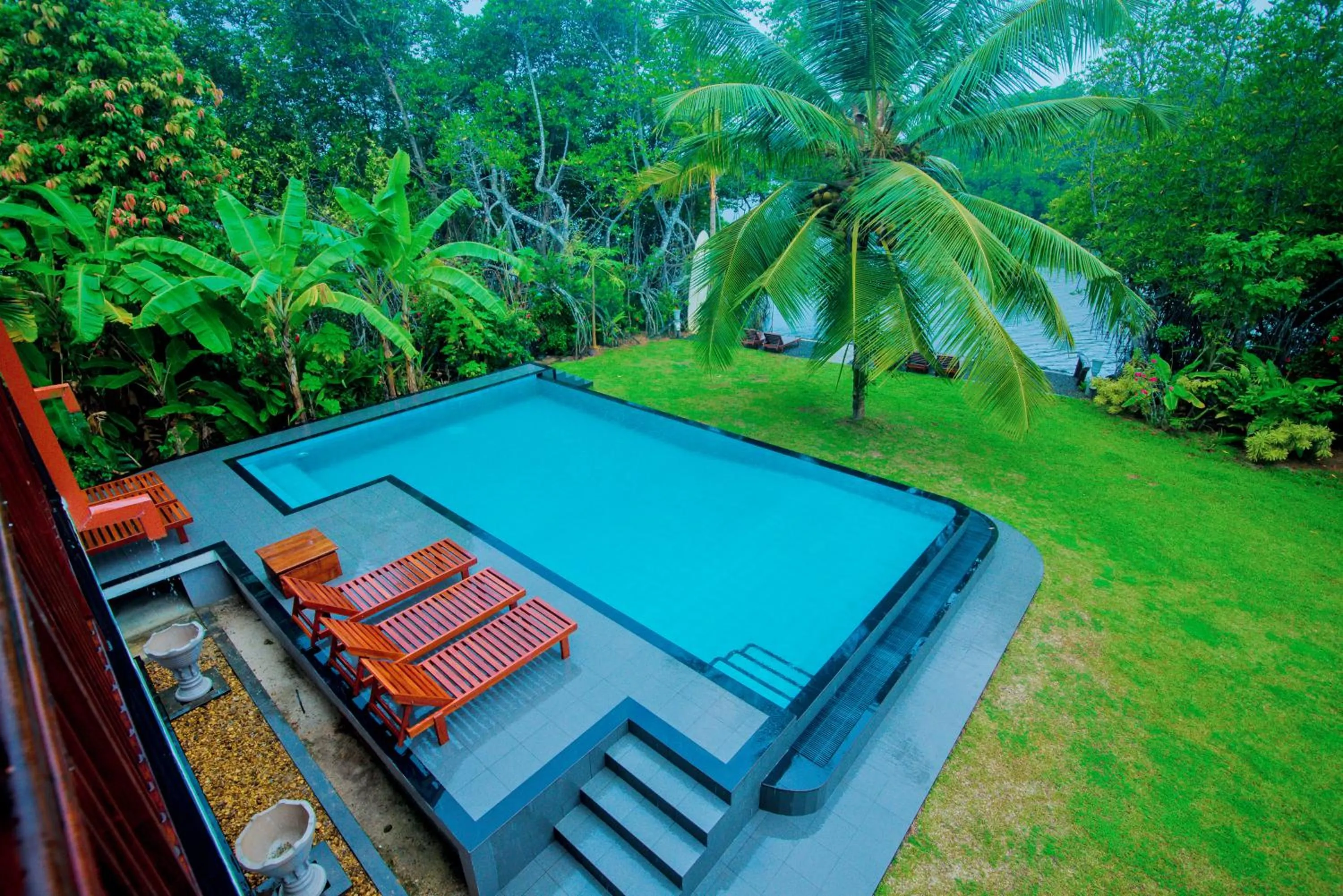 Swimming pool in Lagoon Bentota Resort