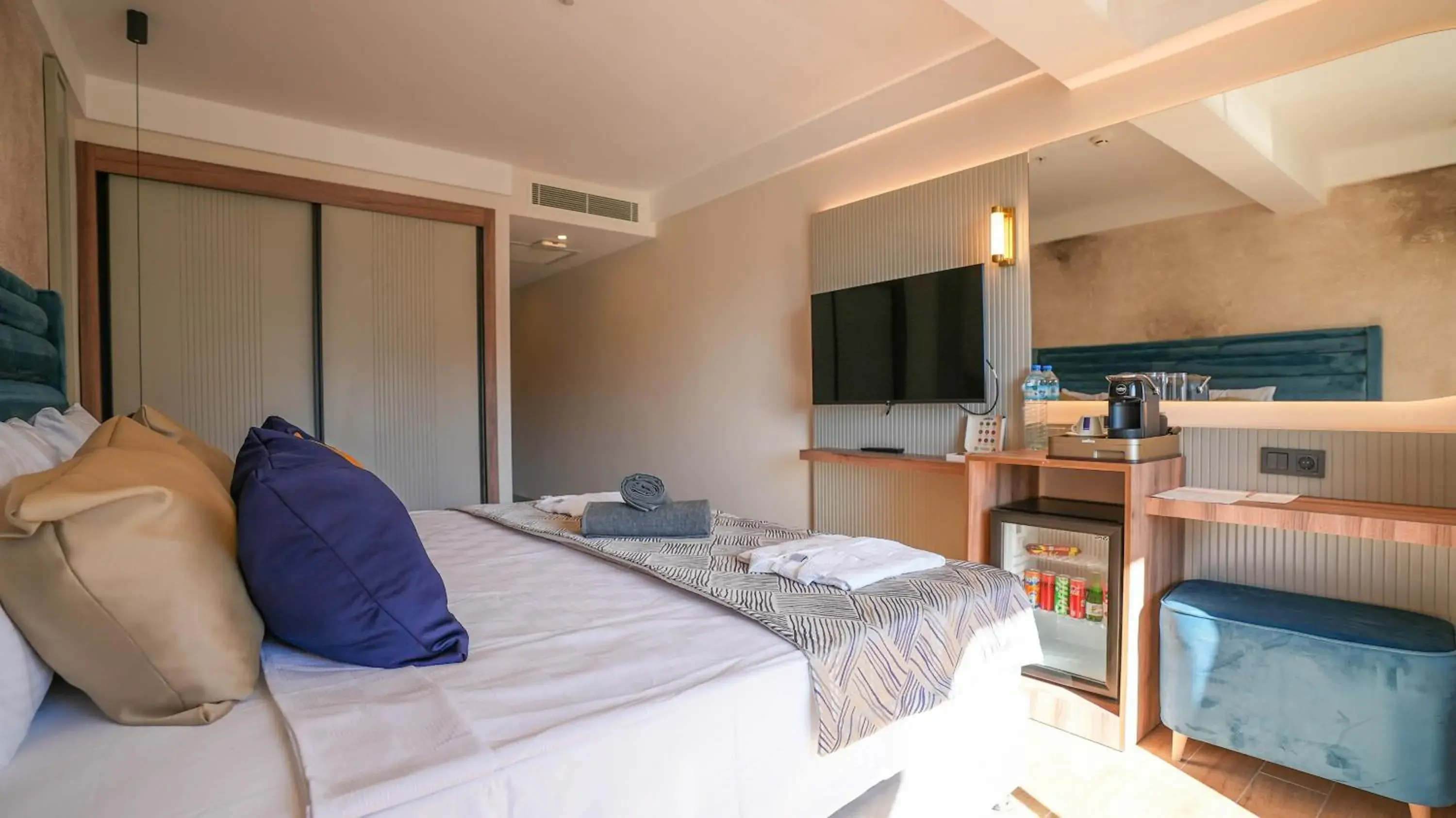 Photo of the whole room, Bed in Ada Port Hotel Adults Only Photo of the whole room, Bed in Ada Port Hotel Adults Only