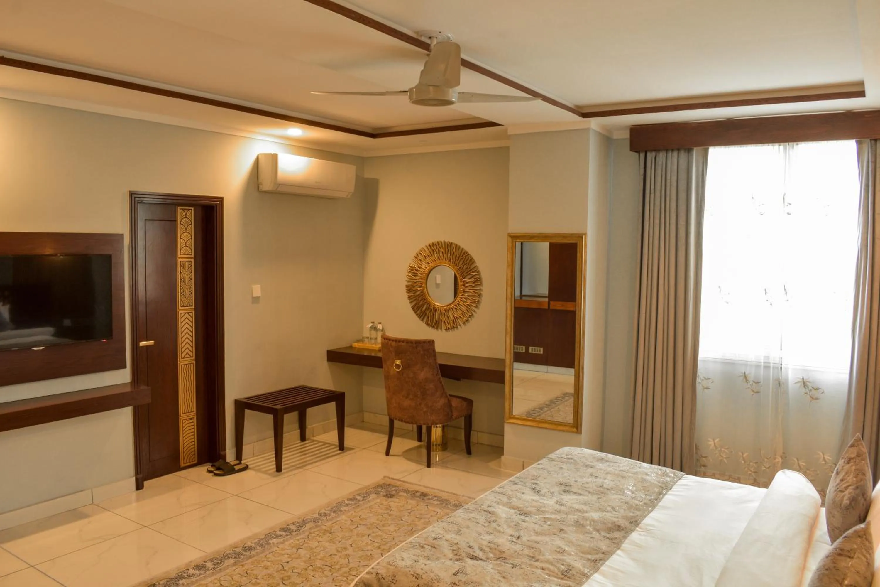Bedroom, Bed in Hotel Tourmaline Peshawar