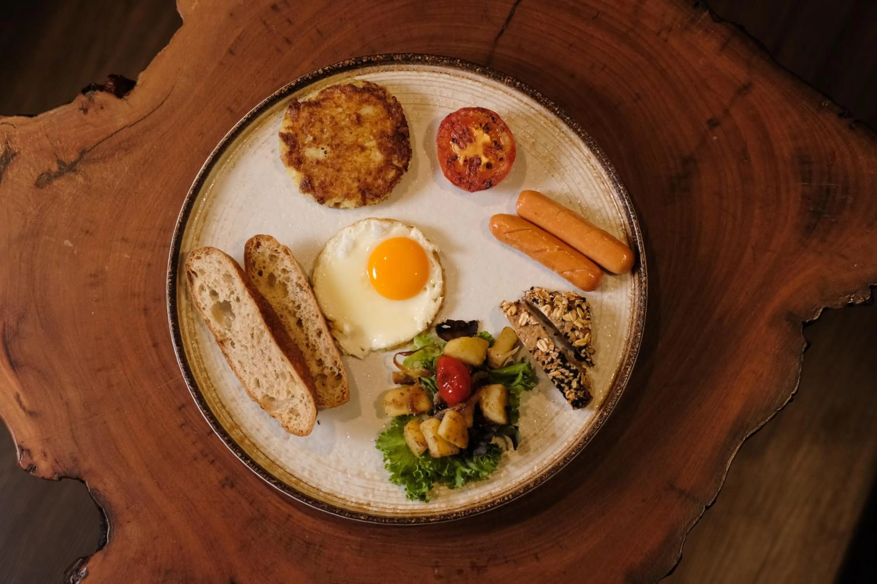 Restaurant/places to eat in Bud Brew Beyond Dispensary and Hotel