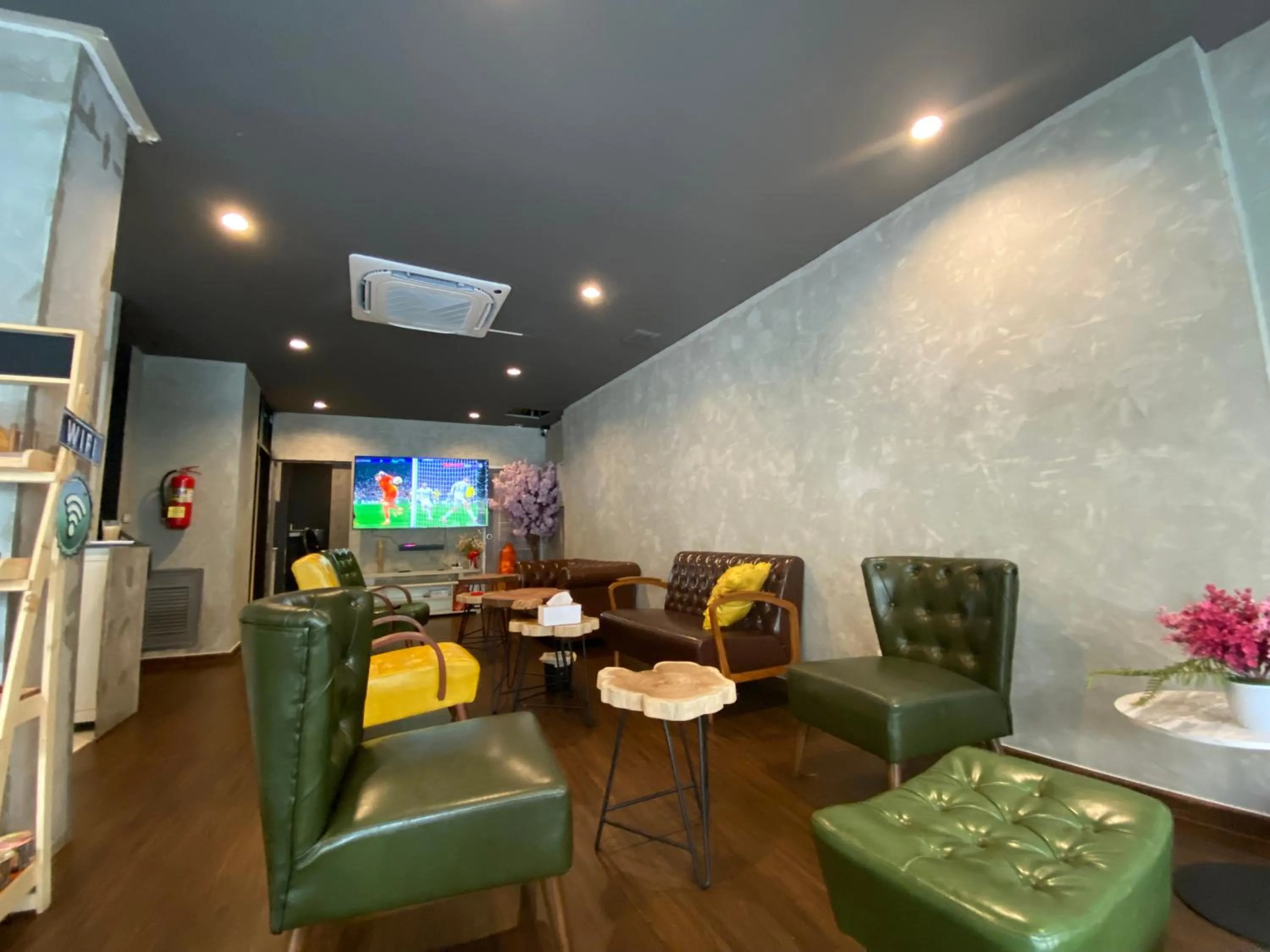 Living room in Bud Brew Beyond Dispensary and Hotel