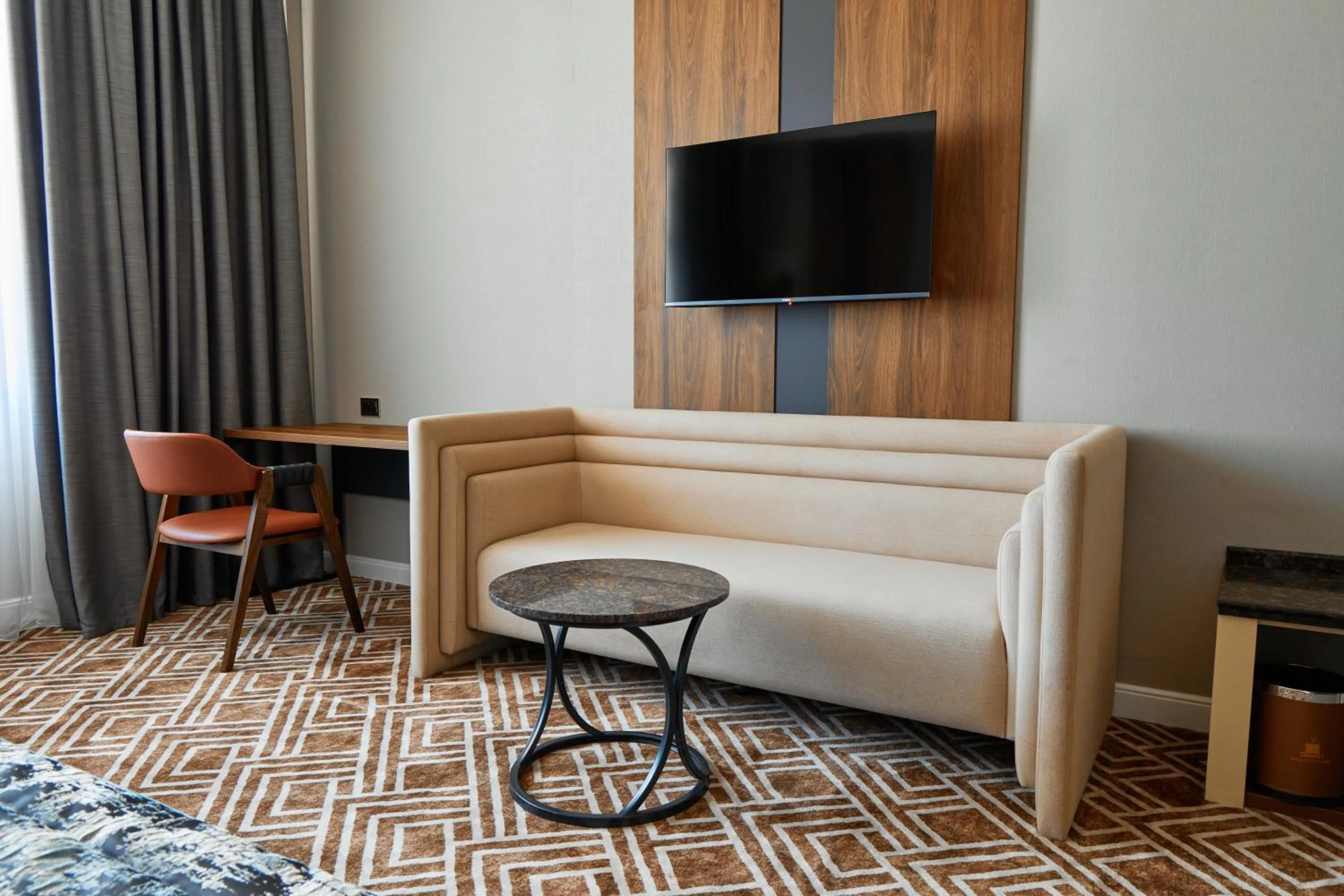Deluxe Double or Twin Room with Balcony in Diamond Hotel Shymkent