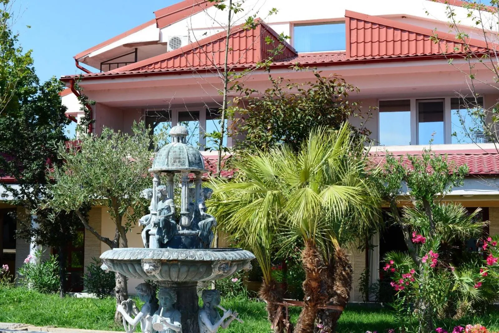 Vox Maris Grand Resort