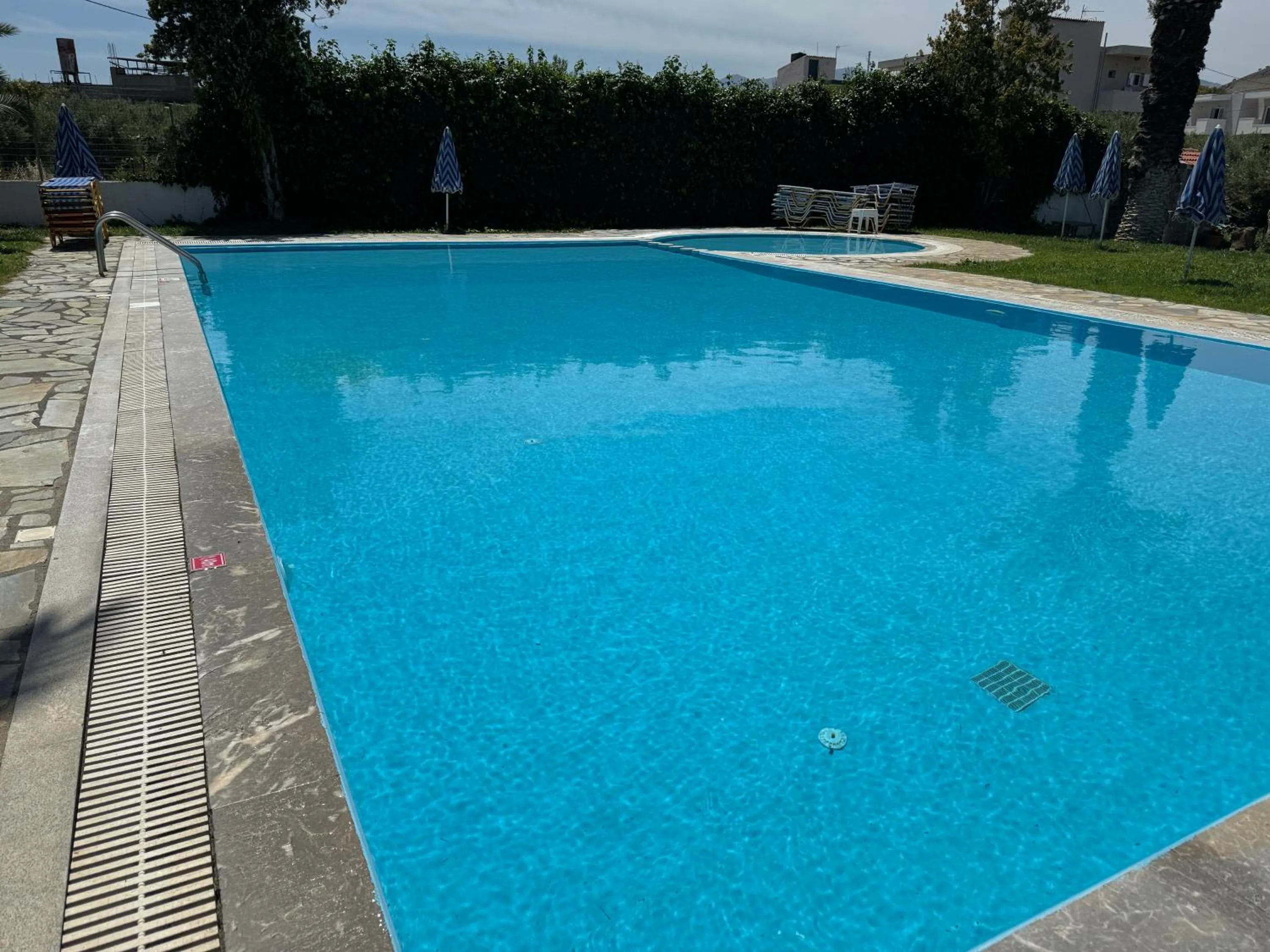 Swimming pool in Zac & Georgio Studios