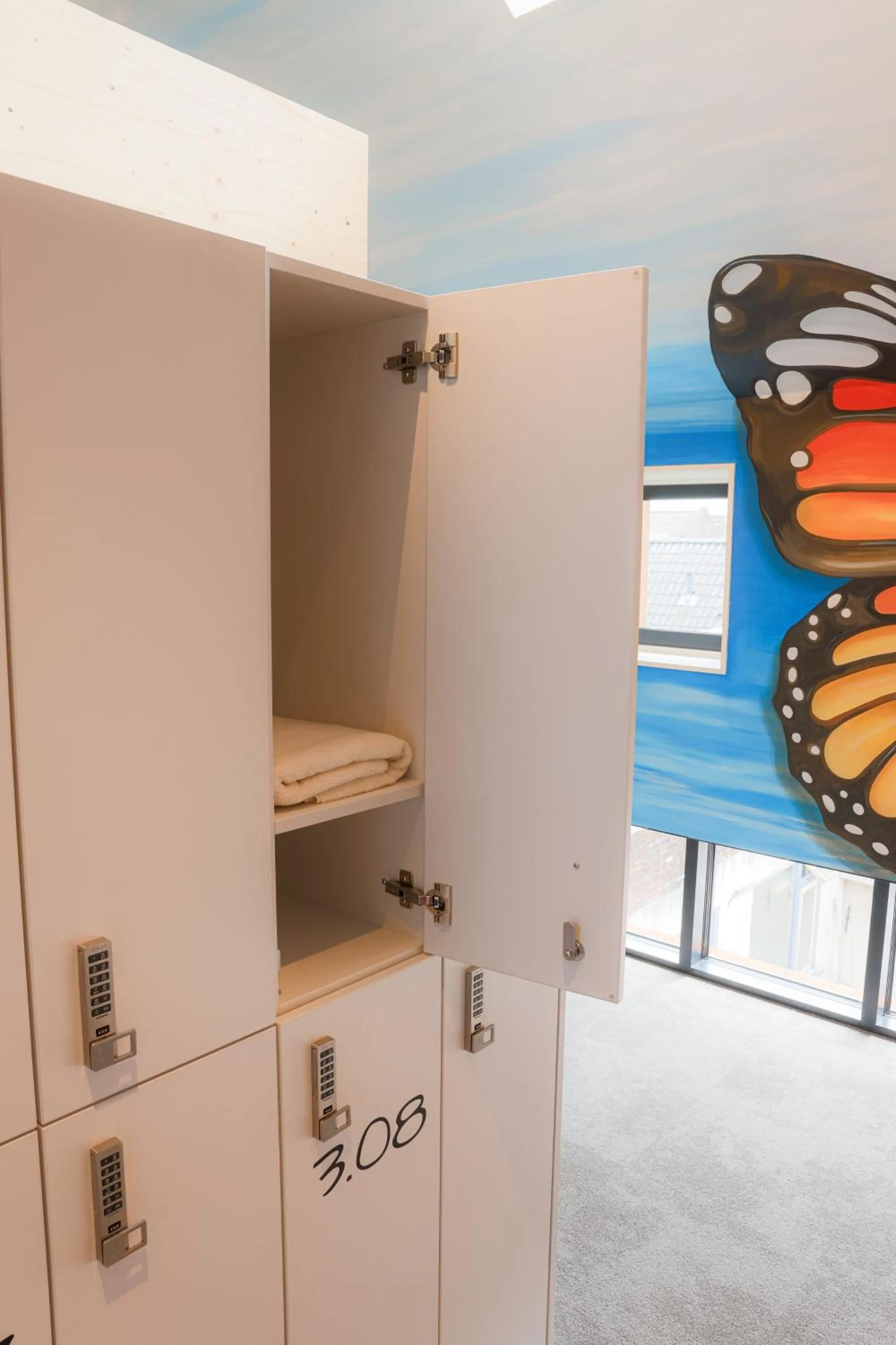 locker in PJs Hostel