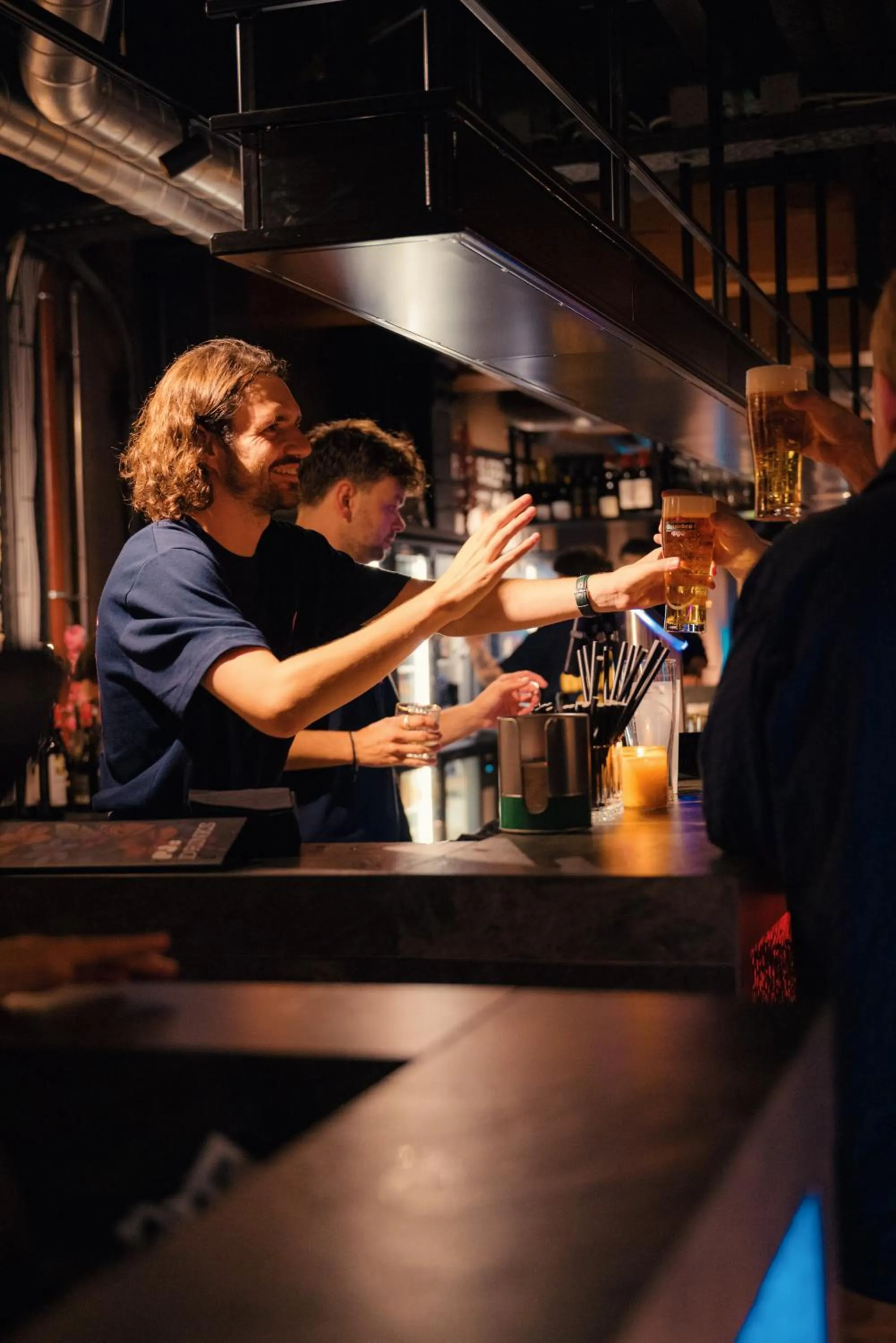 Lounge or bar in PJs Hostel