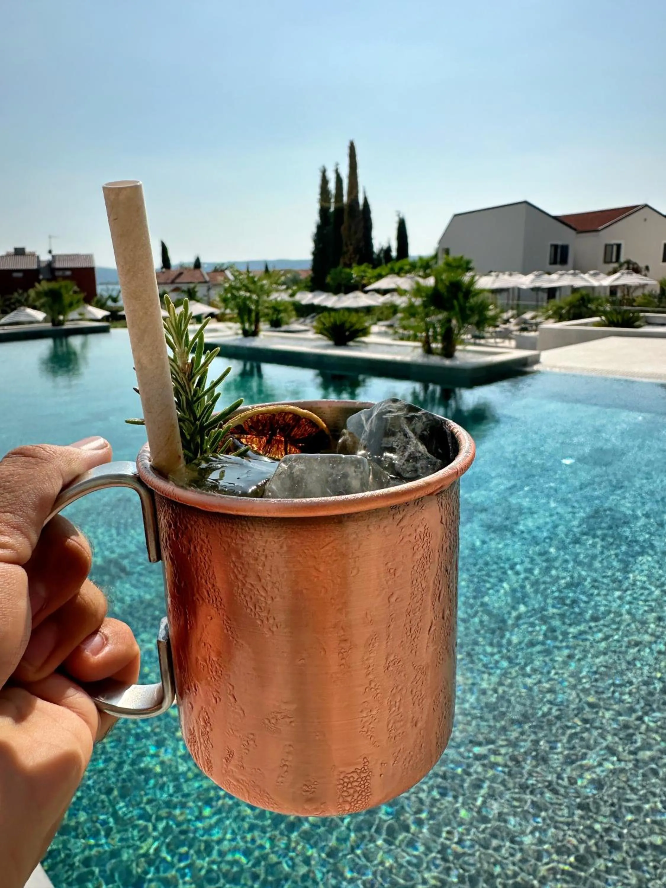 Swimming pool in Molum Hotel & Residences