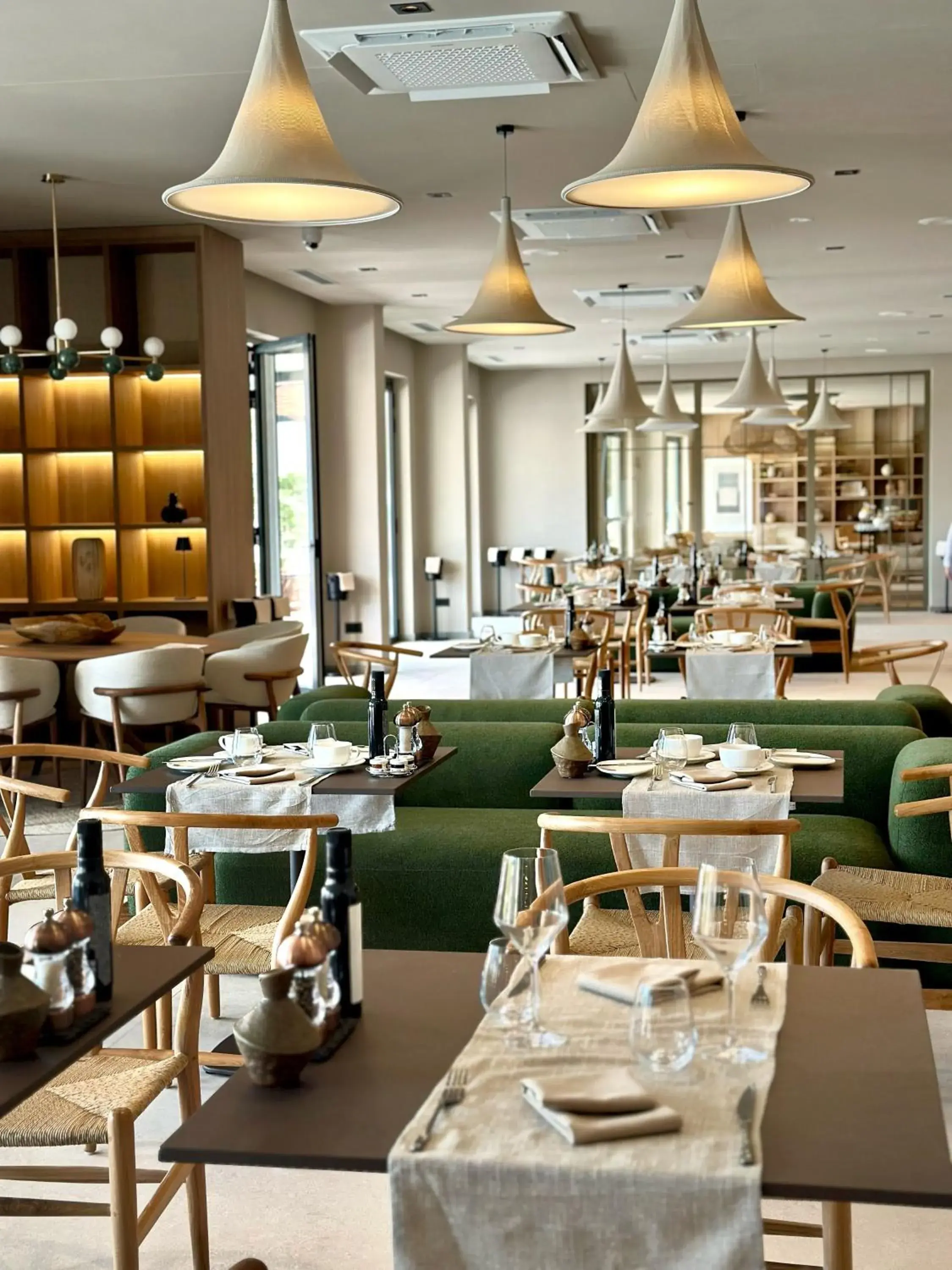 Restaurant/places to eat in Molum Hotel & Residences Restaurant/places to eat in Molum Hotel & Residences