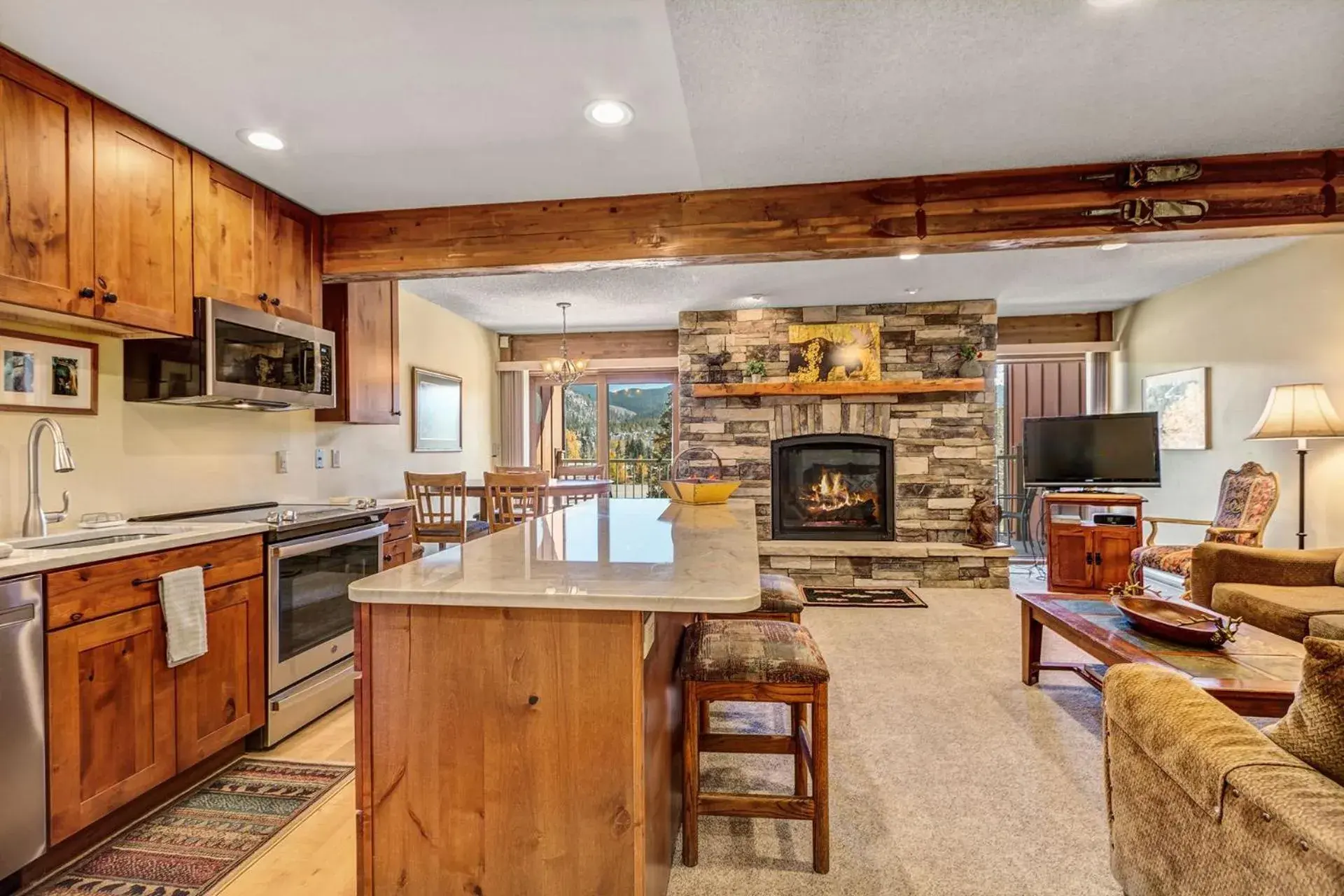 Sawmill Creek Condo 304 by Great Western Lodging Sawmill Creek Condo 304 by Great Western Lodging