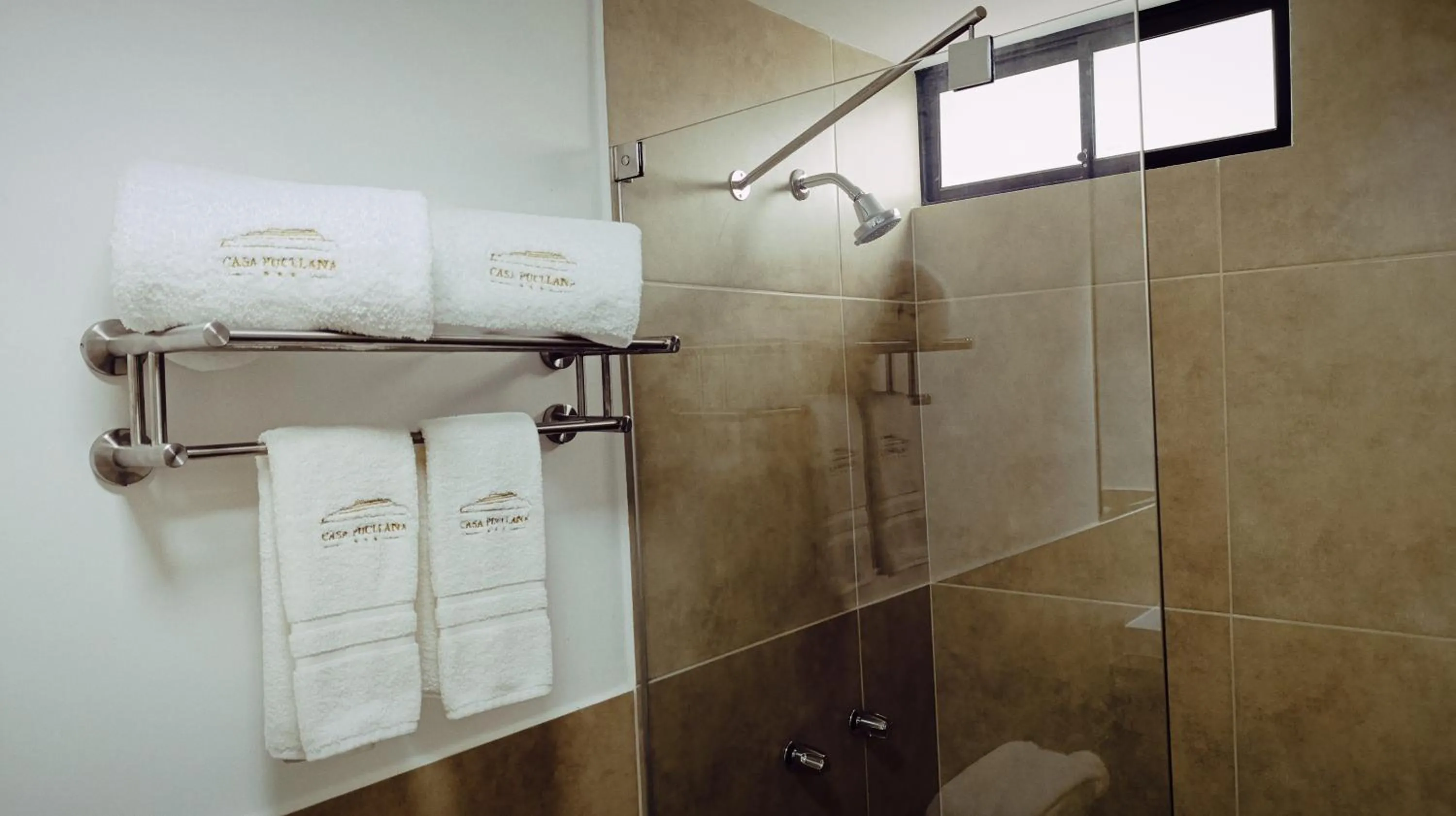 Shower in Casa Pucllana Miraflores - Hotel Boutique