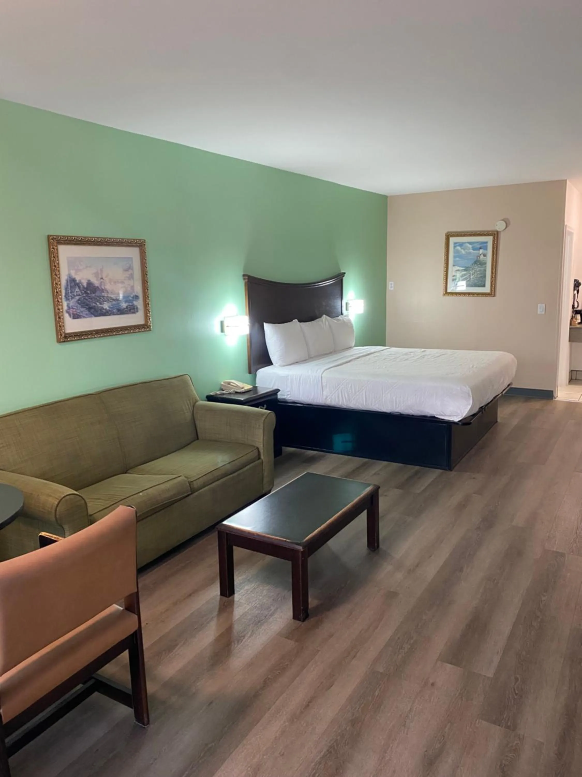 Bed in Security Inn and Suites