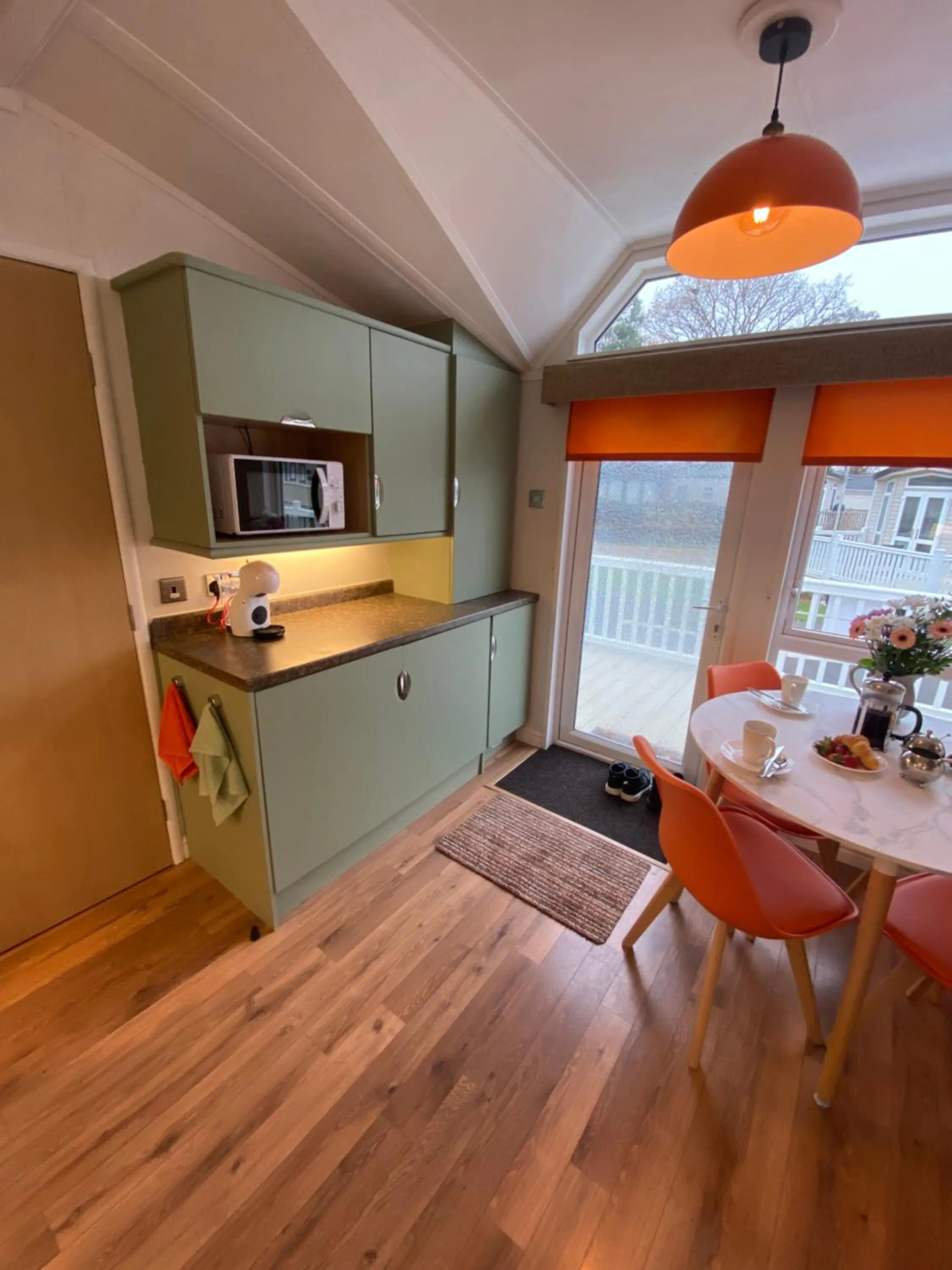 Kitchen or kitchenette in Red Squirrel Lodge