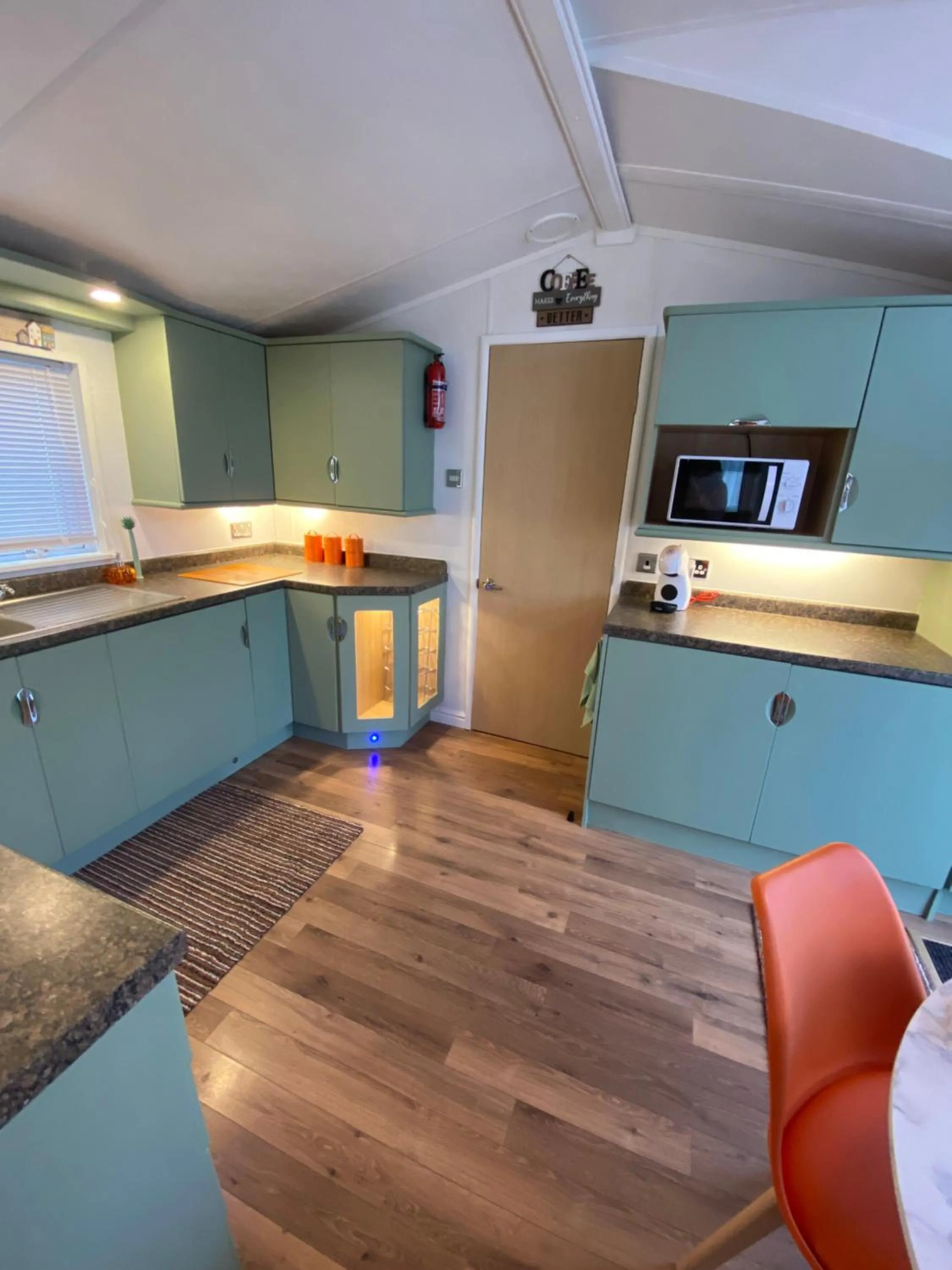 Kitchen or kitchenette in Red Squirrel Lodge