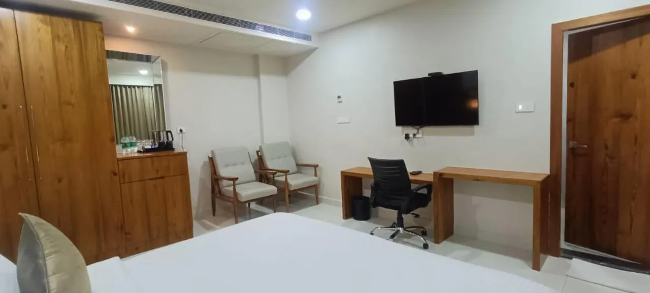 Bed in Hotel Pasupala Inn